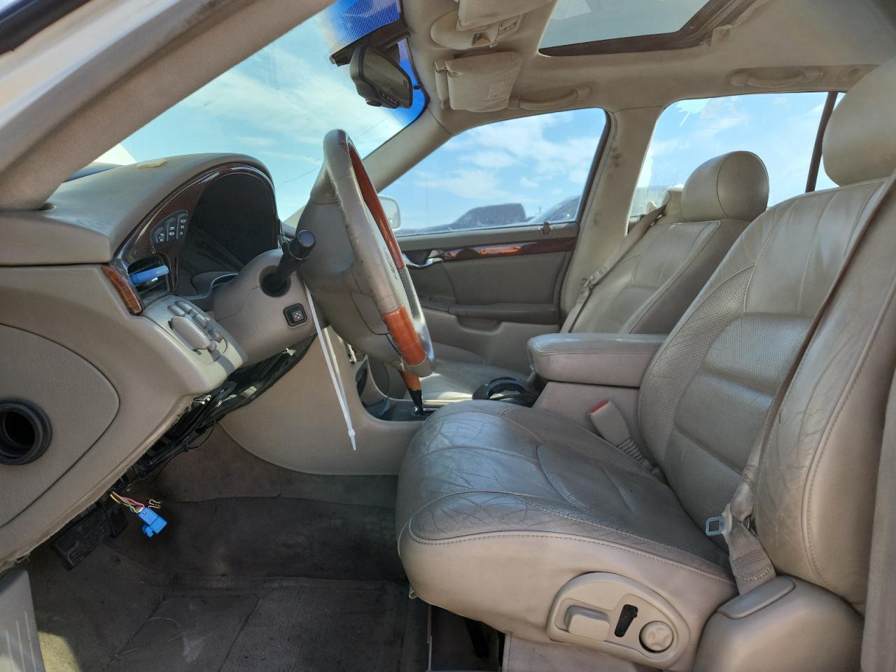 2000 Cadillac Deville Dts Кремовый vin: 1G6KF5794YU279081