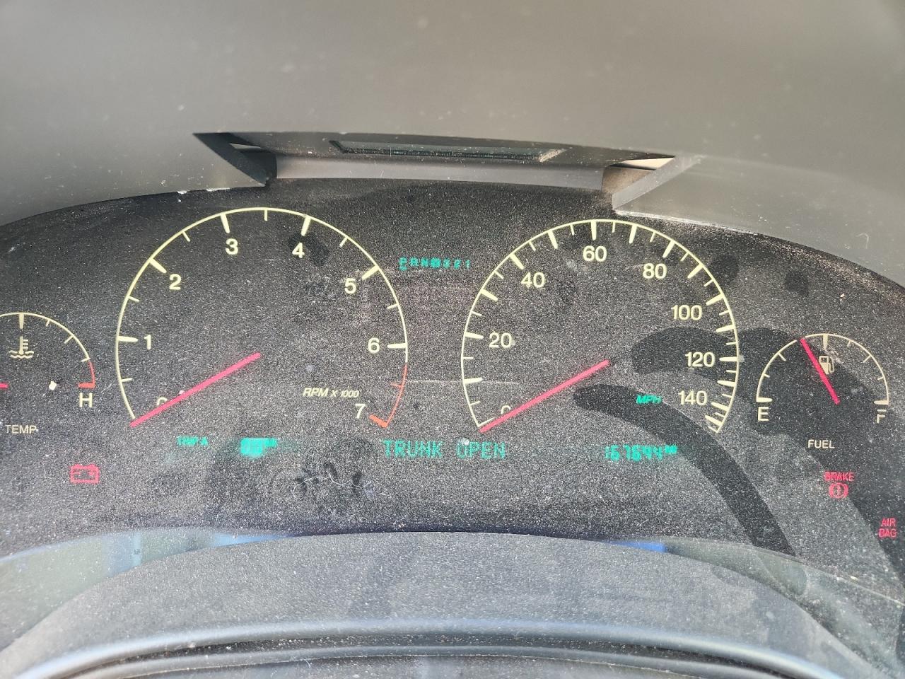 2000 Cadillac Deville Dts Кремовый vin: 1G6KF5794YU279081