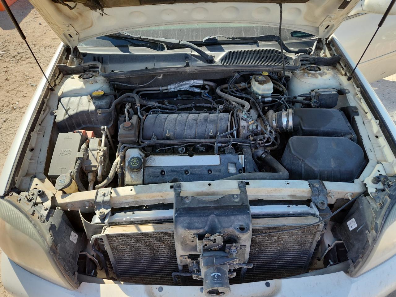 2000 Cadillac Deville Dts Кремовый vin: 1G6KF5794YU279081