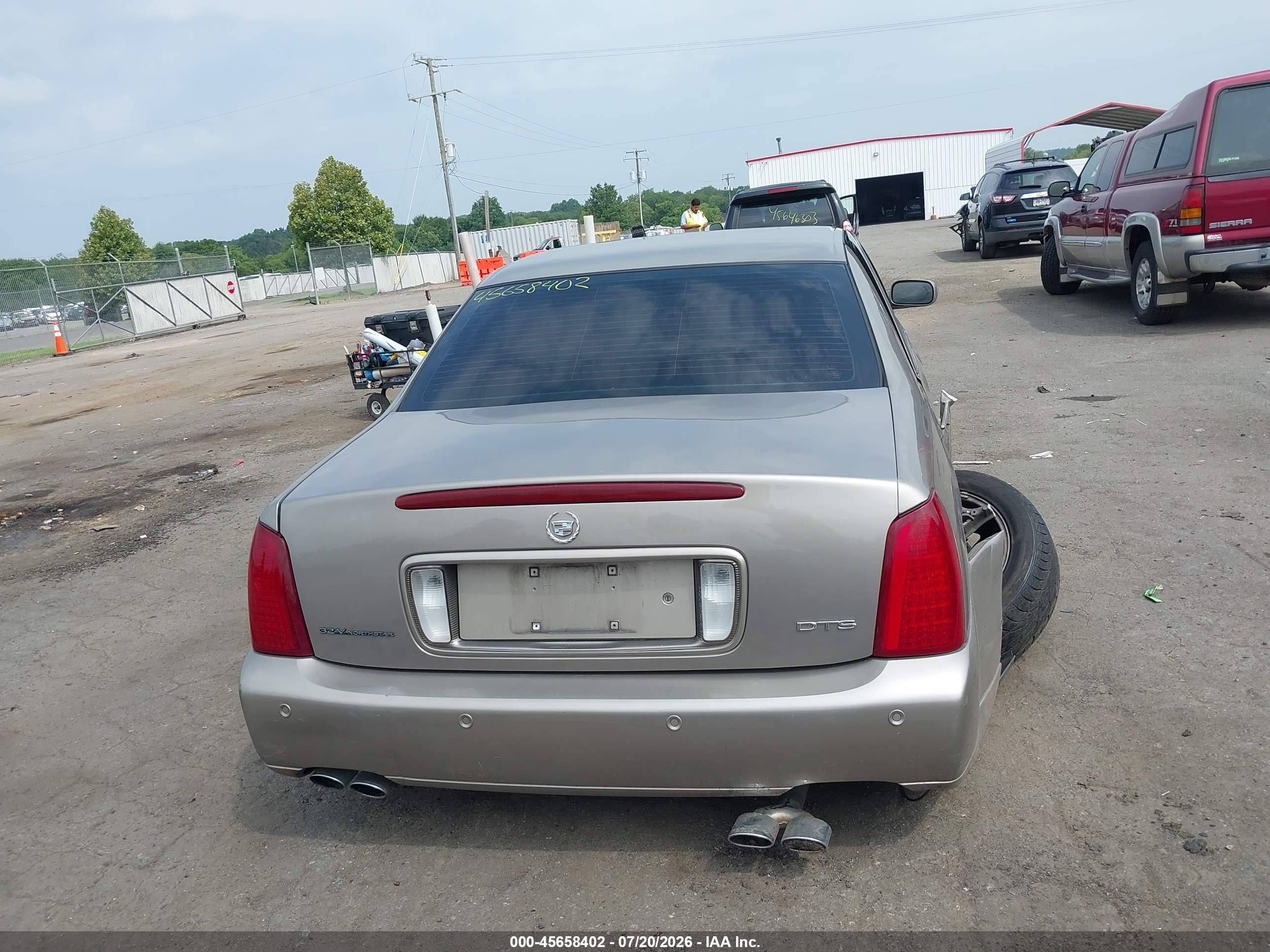 2003 Cadillac Deville Dts Beige vin: 1G6KF57953U208271