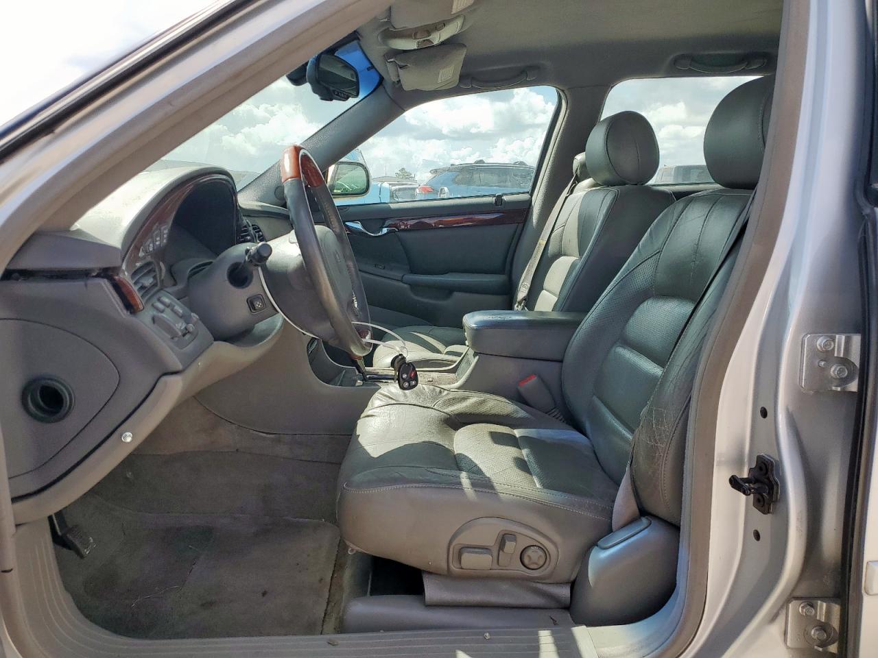 2000 Cadillac Deville Dts Silver vin: 1G6KF5797YU324496