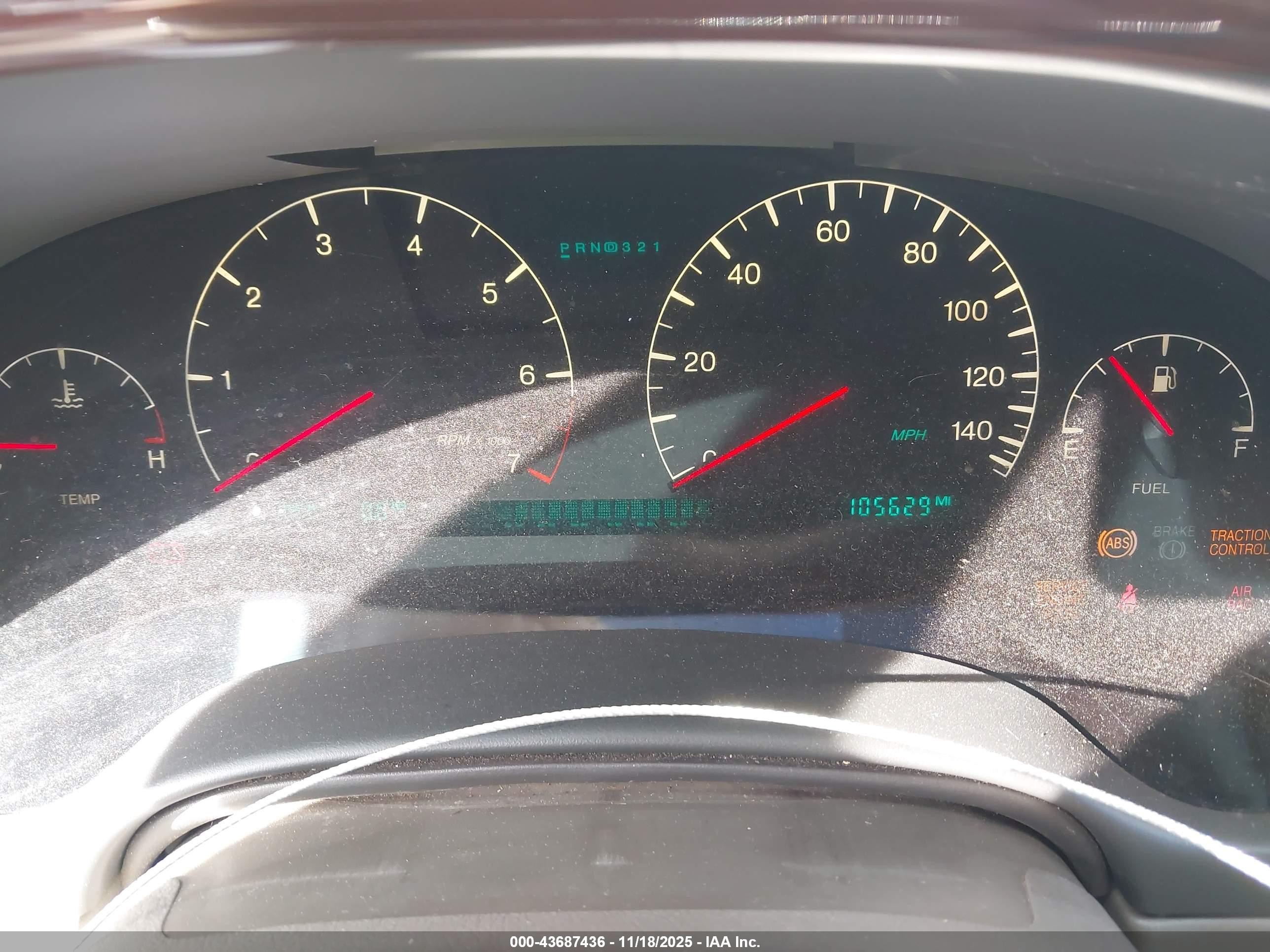 2000 Cadillac Deville Dts White vin: 1G6KF5798YU357717