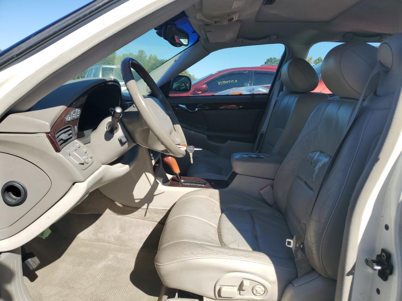 2000 Cadillac Deville Dts White vin: 1G6KF5799YU225775