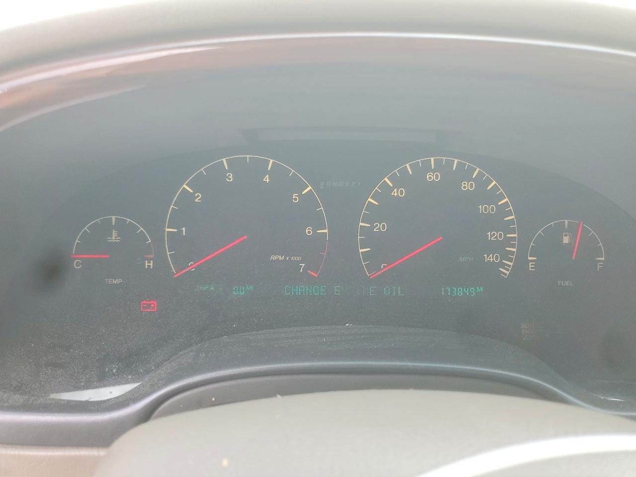2000 Cadillac Deville Dts White vin: 1G6KF5799YU354597