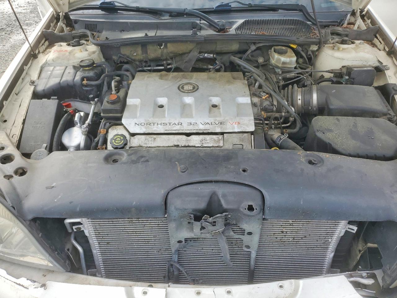 2000 Cadillac Deville Dts White vin: 1G6KF5799YU354597
