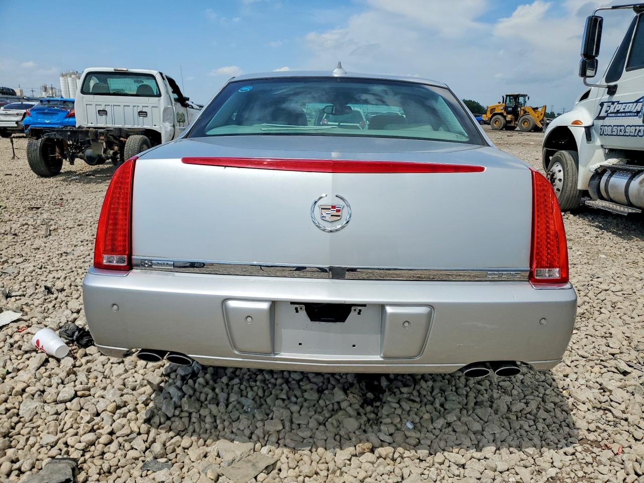 2011 Cadillac Dts Premium Collection Серебряный vin: 1G6KH5E60BU105261
