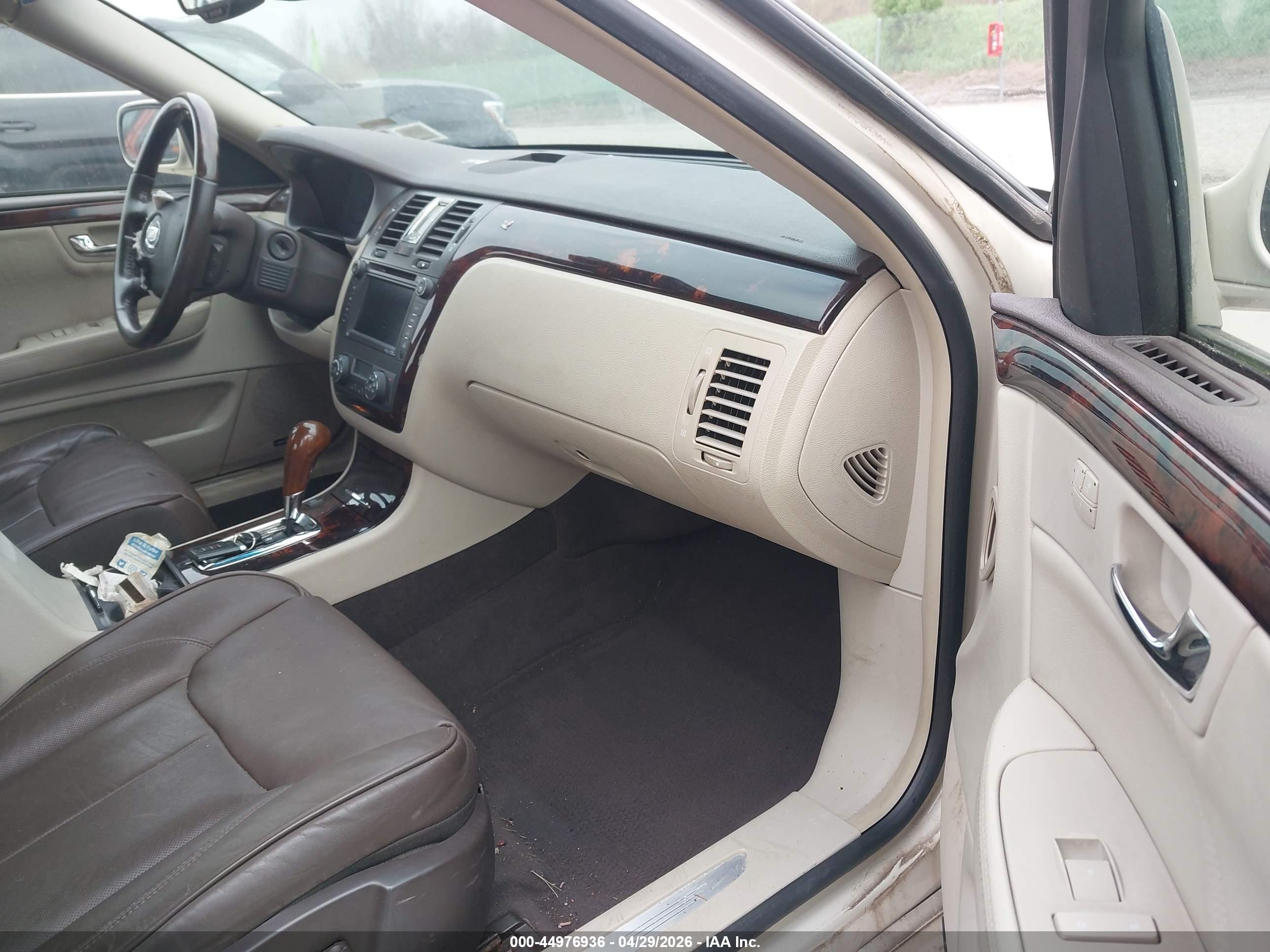 2011 Cadillac Dts Premium Collection Cream vin: 1G6KH5E65BU145061