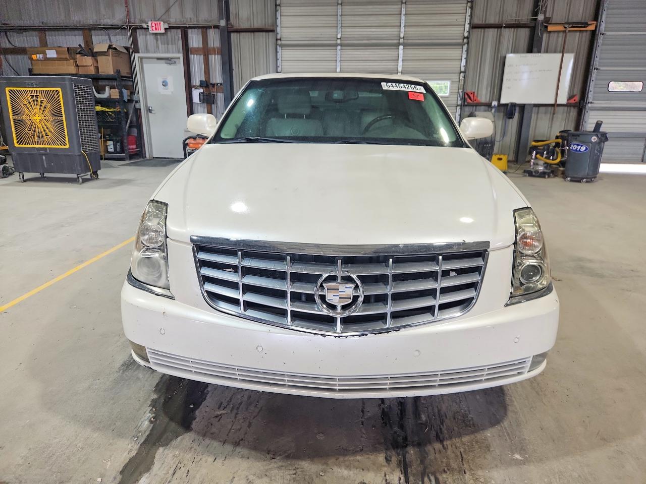2011 Cadillac Dts Premium Collection White vin: 1G6KH5E67BU110960