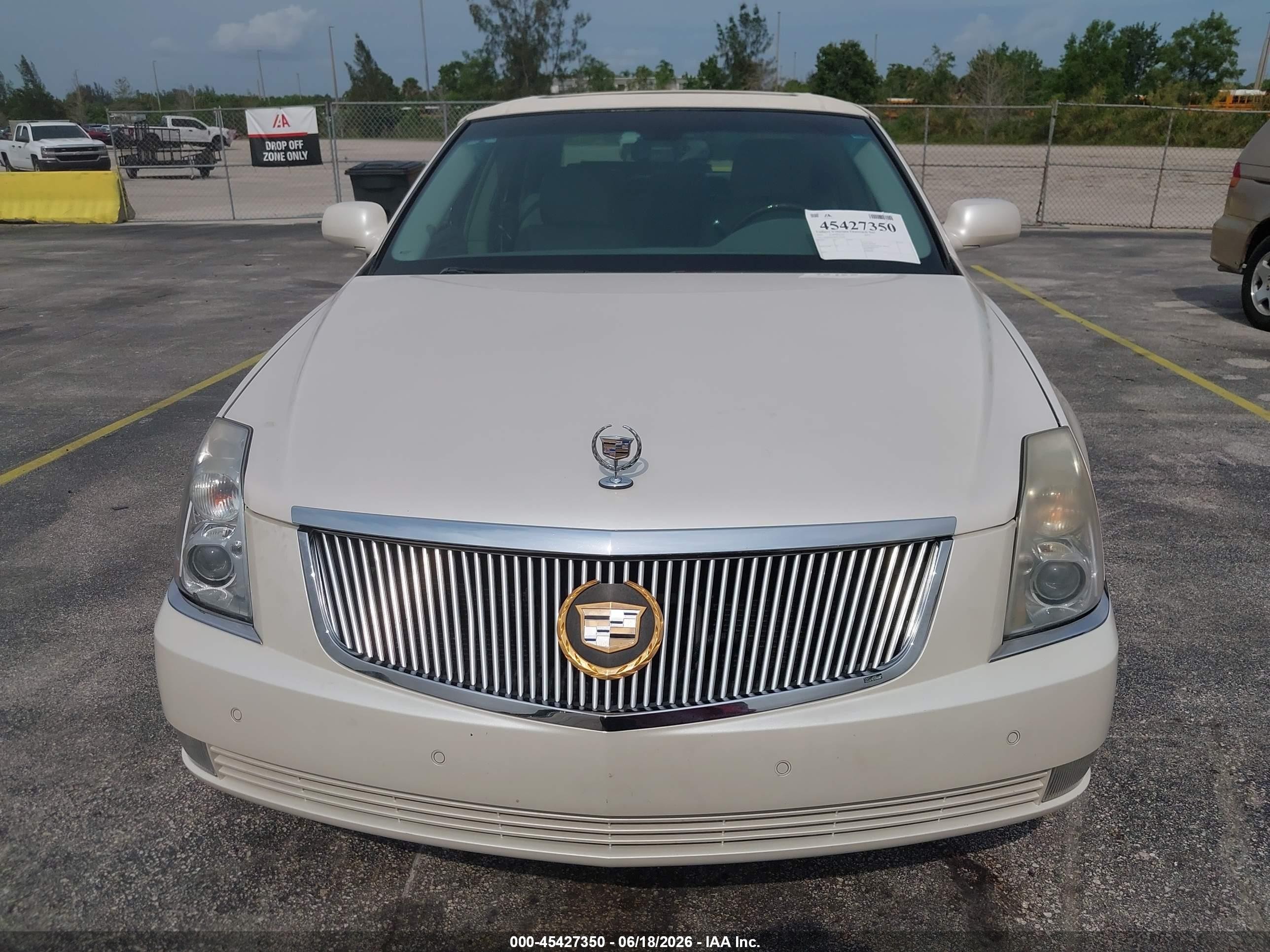 2011 Cadillac Dts Premium Collection White vin: 1G6KH5E68BU100289