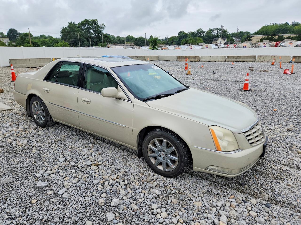 2011 Cadillac Dts Premium Collection Tan vin: 1G6KH5E69BU114413
