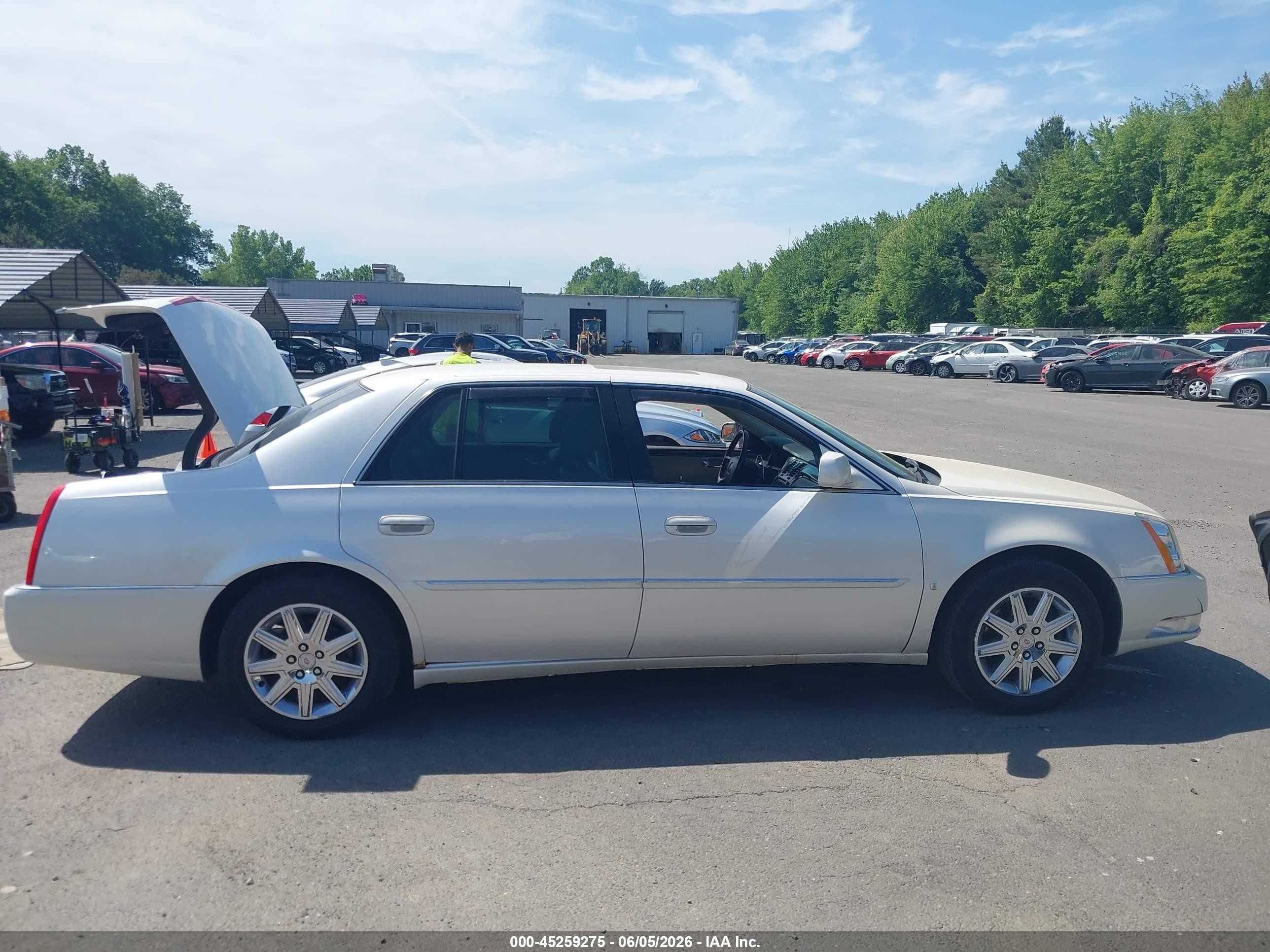 2010 Cadillac Dts Premium Collection Белый vin: 1G6KH5EY6AU111016