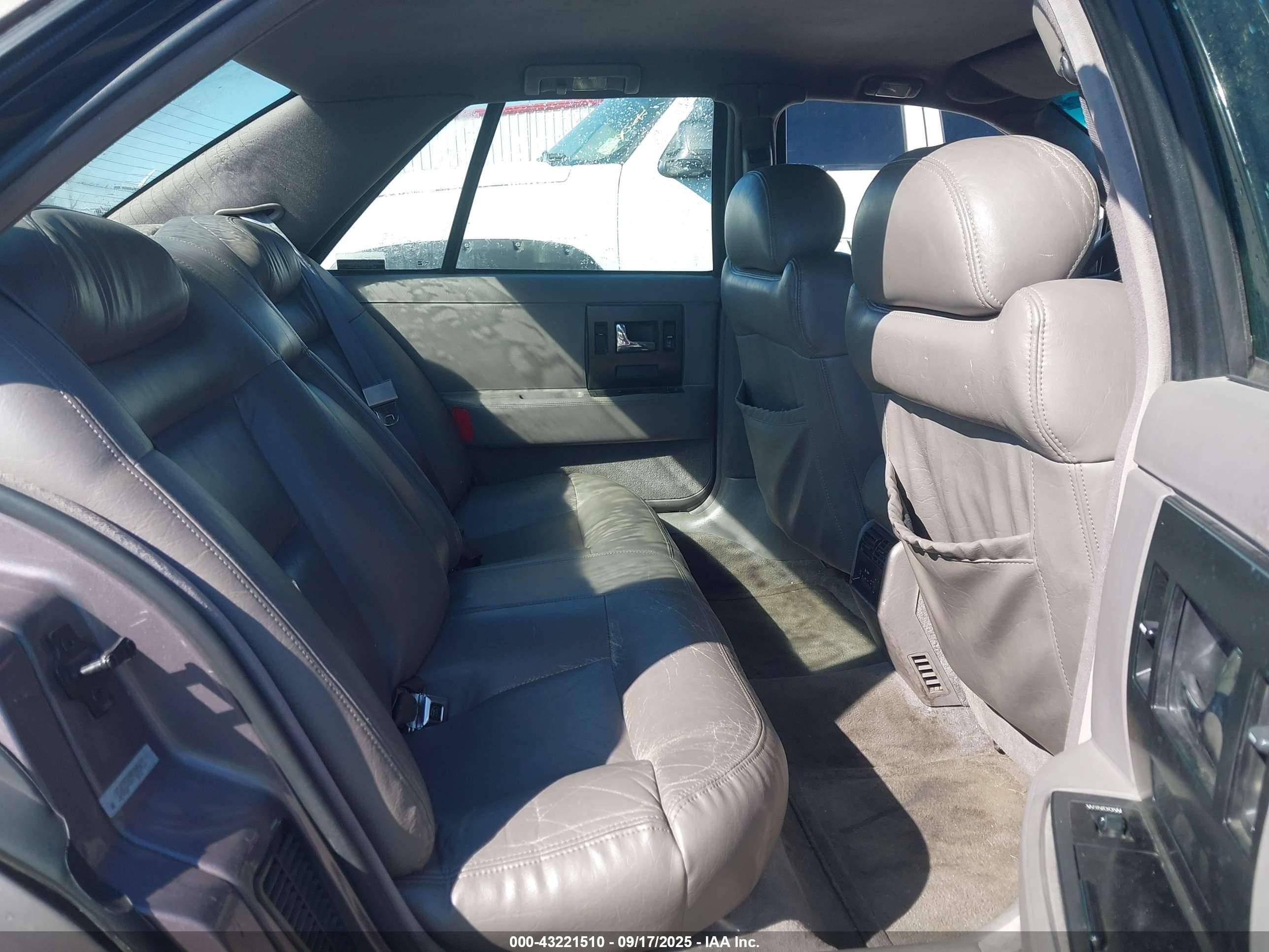 1993 Cadillac Seville   Brown vin: 1G6KS52B5PU805433