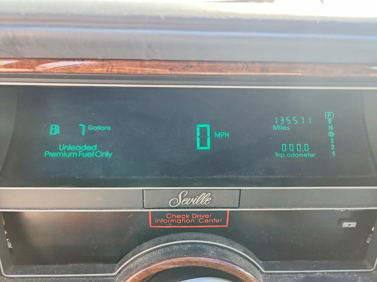 1990 Cadillac Seville Silver vin: 1G6KS5333LU809255