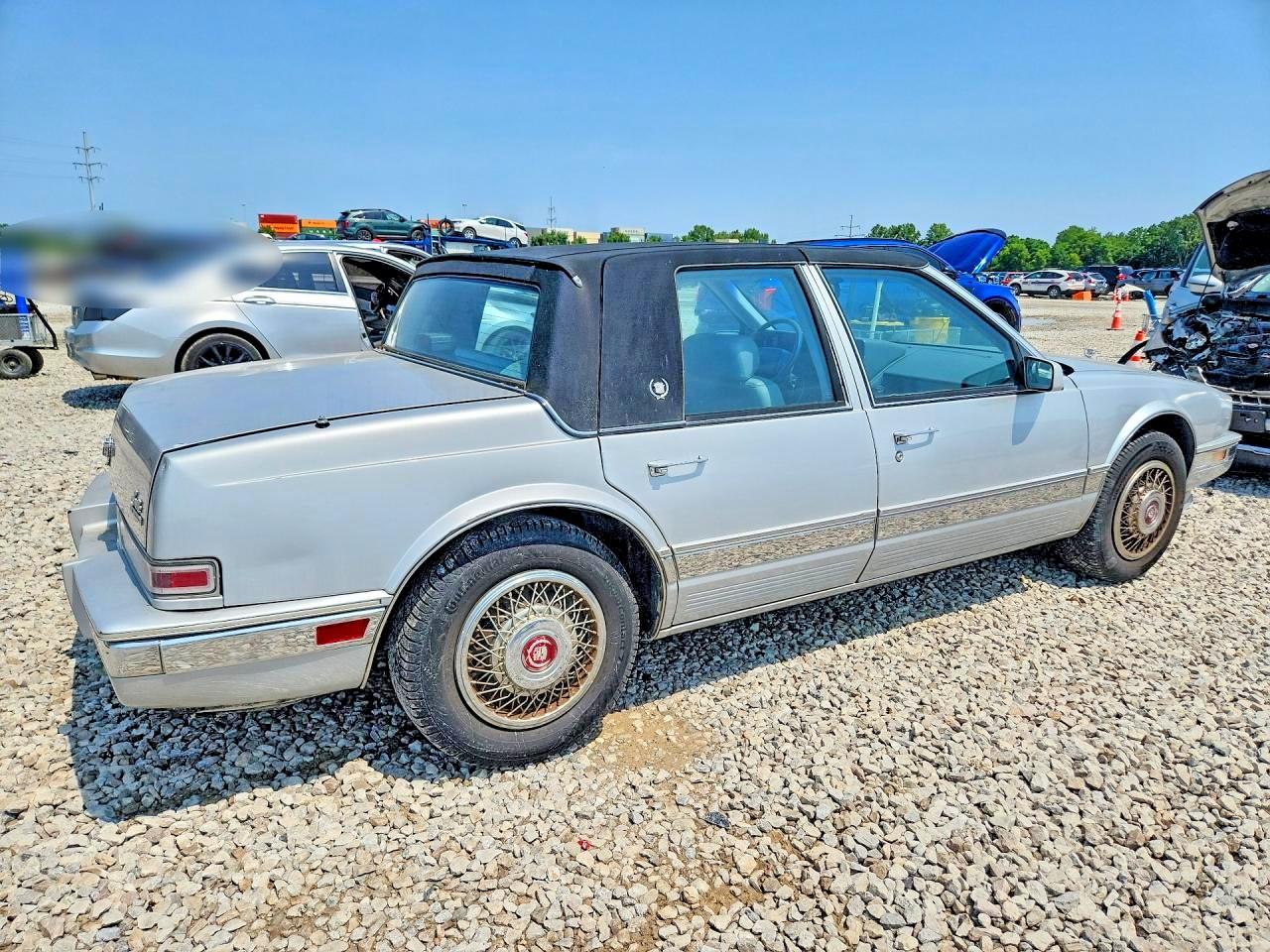 1990 Cadillac Seville Silver vin: 1G6KS5333LU809255