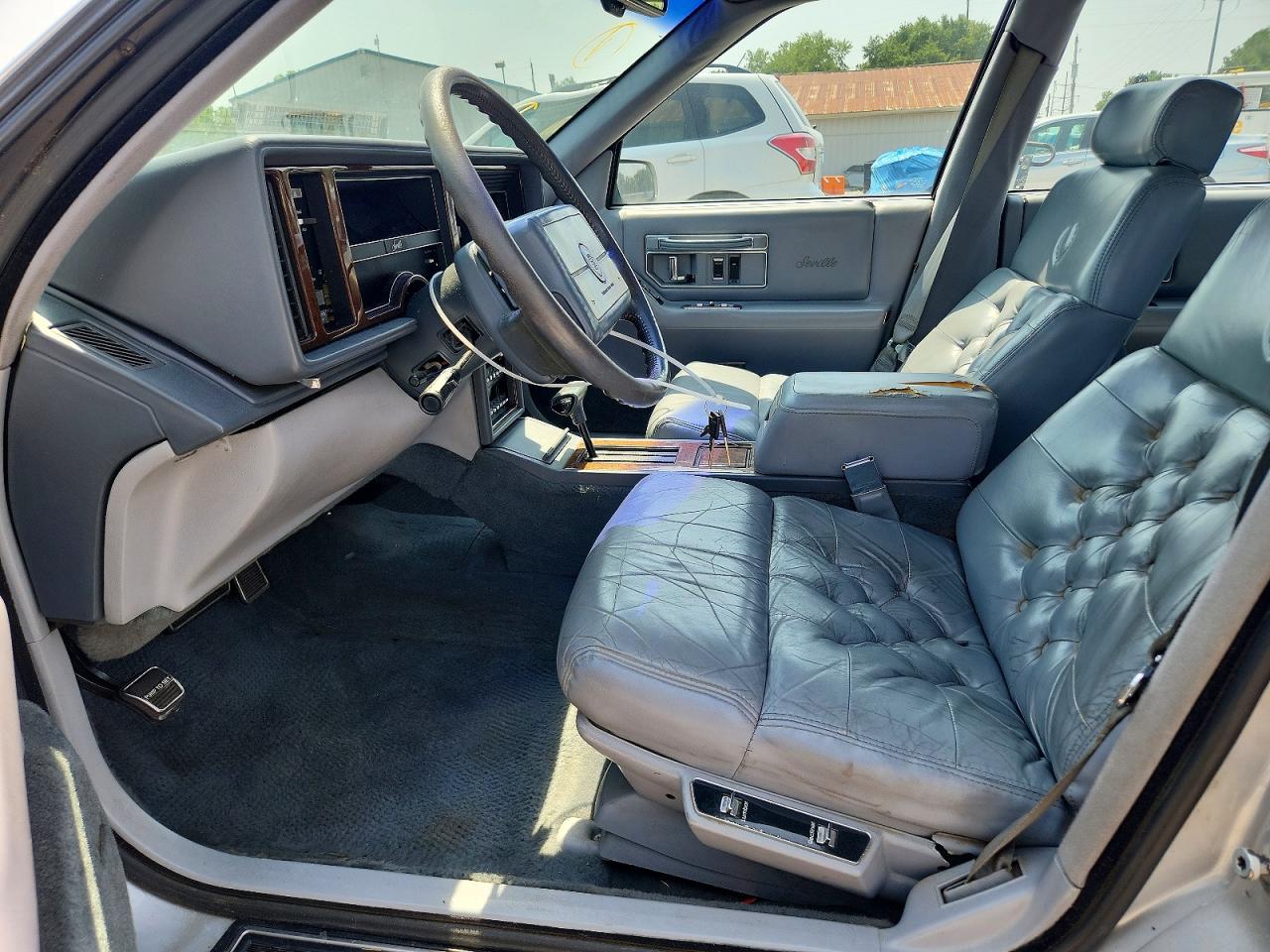 1990 Cadillac Seville Silver vin: 1G6KS5333LU809255