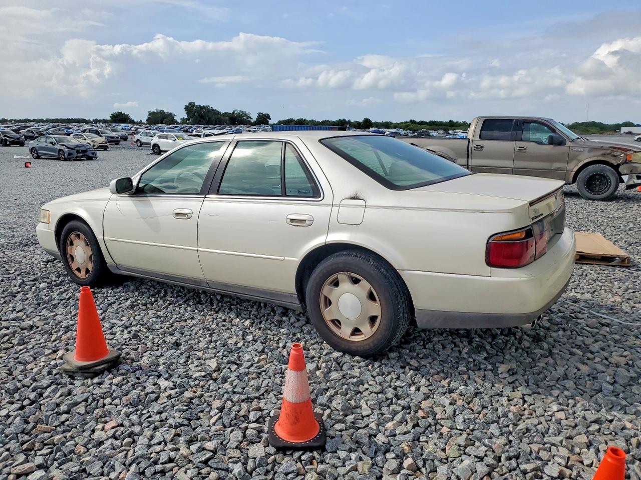 2001 Cadillac Seville Sls Белый vin: 1G6KS54Y01U103402