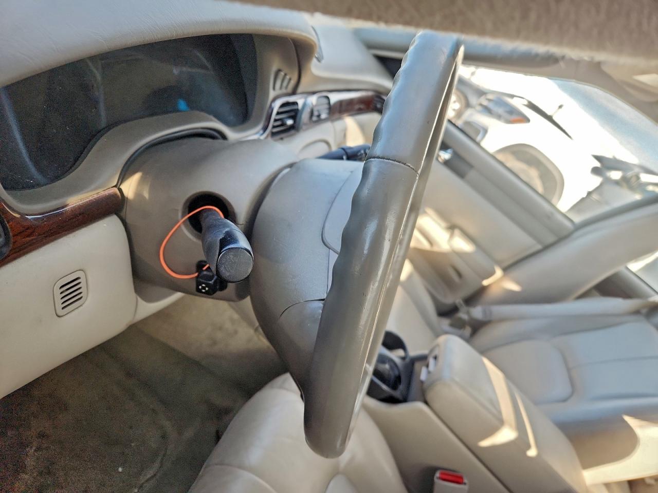 2003 Cadillac Seville Sls Белый vin: 1G6KS54Y93U110075