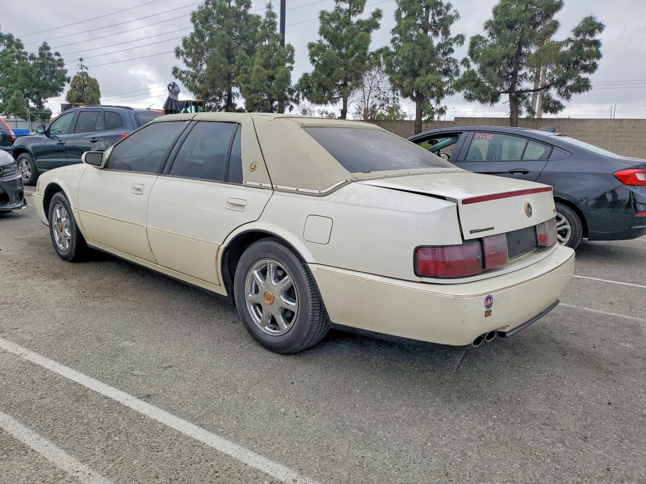 1996 Cadillac Fleetwood White vin: 1G6KY5299TU837226