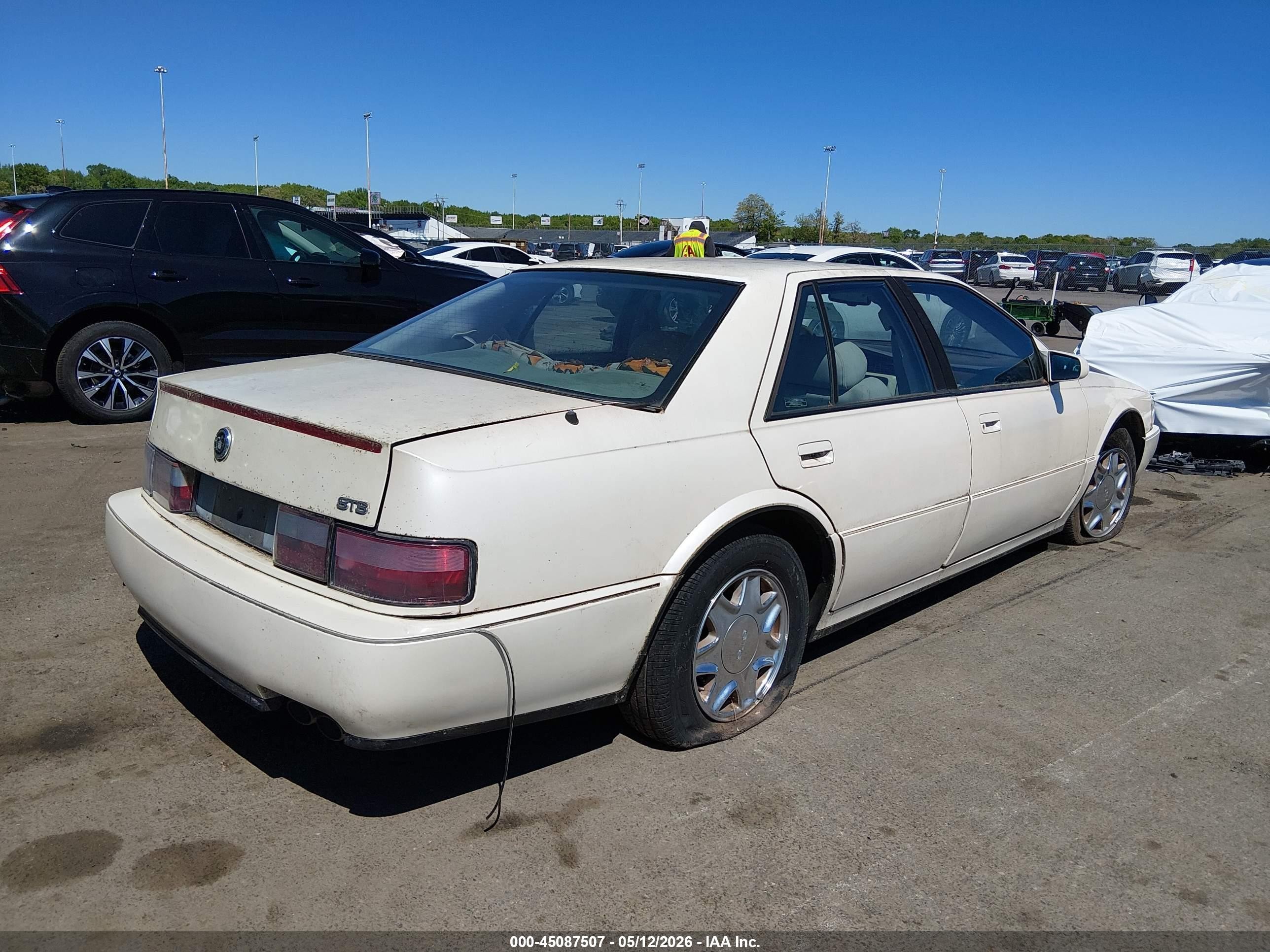 1992 Cadillac Seville Touring White vin: 1G6KY53B5NU827202
