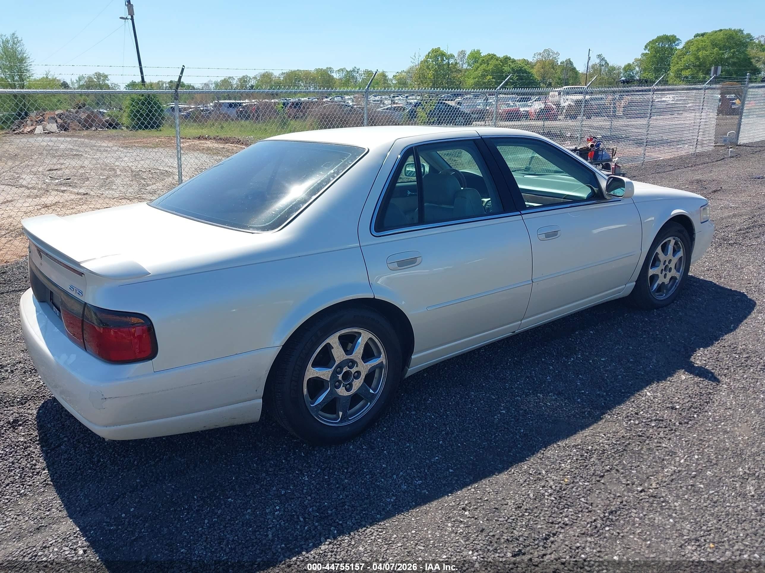 2000 Cadillac Seville Sts White vin: 1G6KY5495YU354935