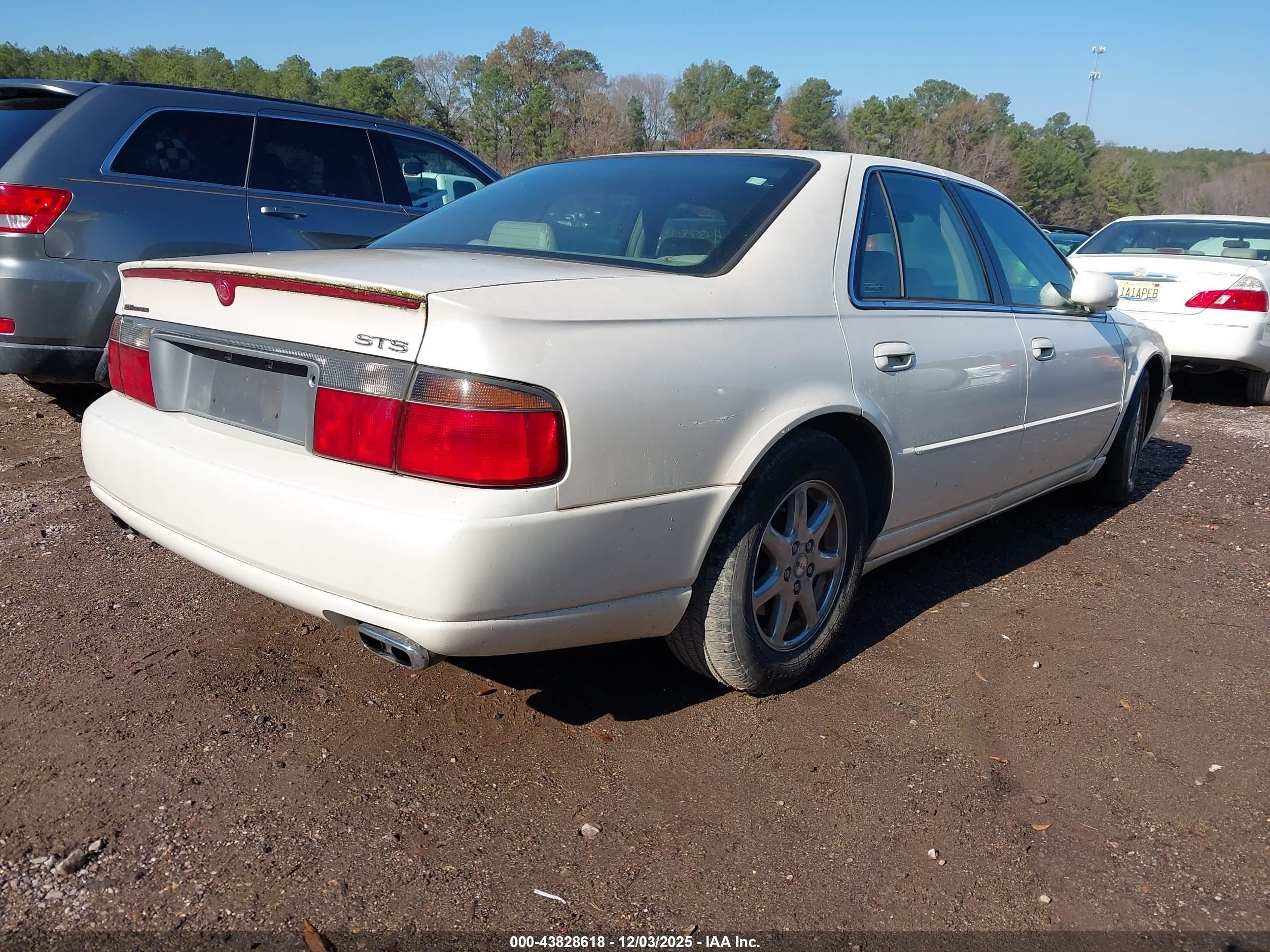 2000 Cadillac Seville Sts White vin: 1G6KY549XYU134643