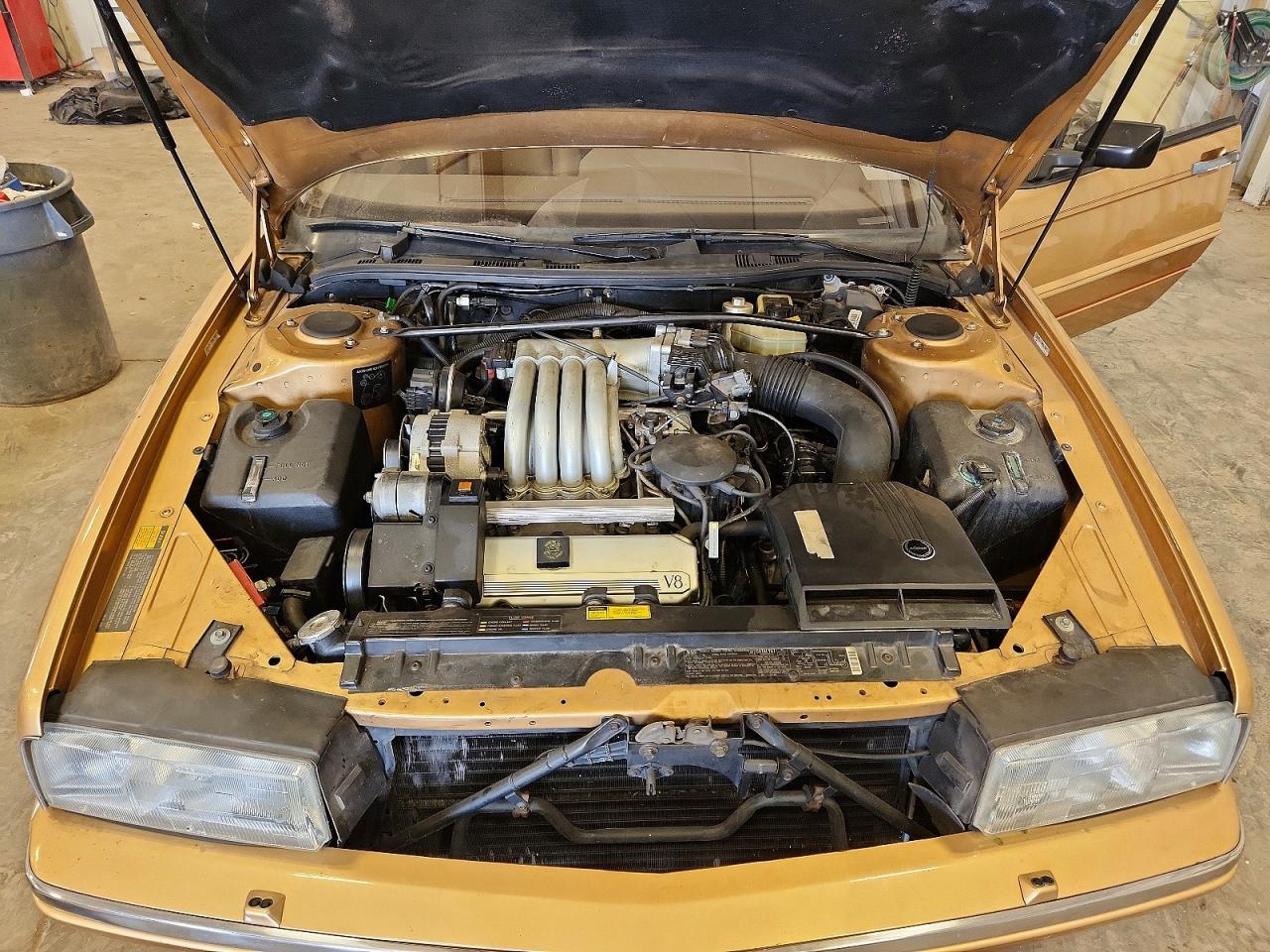 1987 Cadillac Allante Золотой vin: 1G6VR3170HU100275