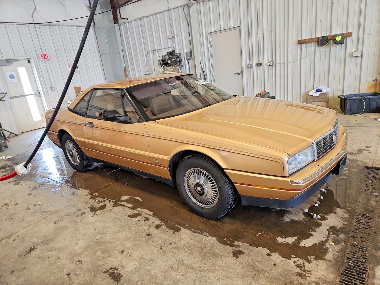 1987 Cadillac Allante Золотой vin: 1G6VR3170HU100275