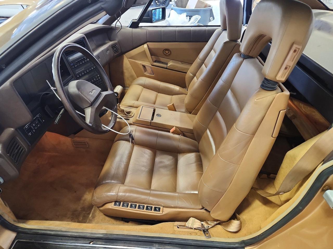 1987 Cadillac Allante Золотой vin: 1G6VR3170HU100275