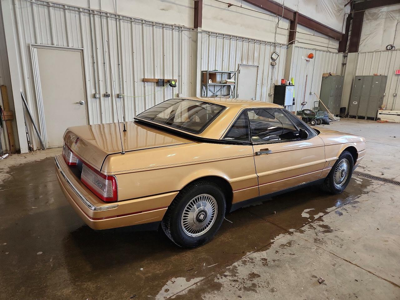 1987 Cadillac Allante Золотой vin: 1G6VR3170HU100275