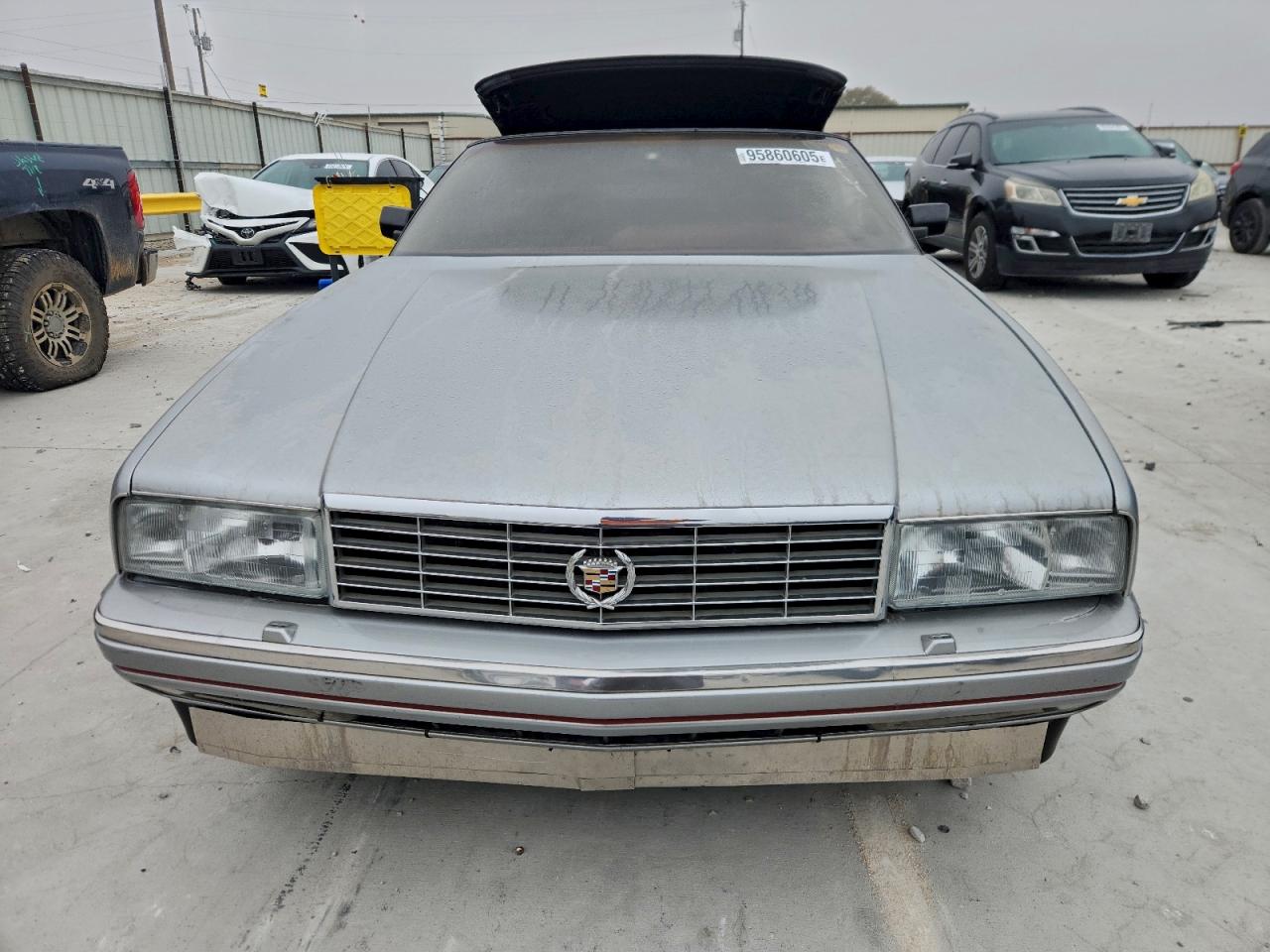 1987 Cadillac Allante Silver vin: 1G6VR3170HU100518