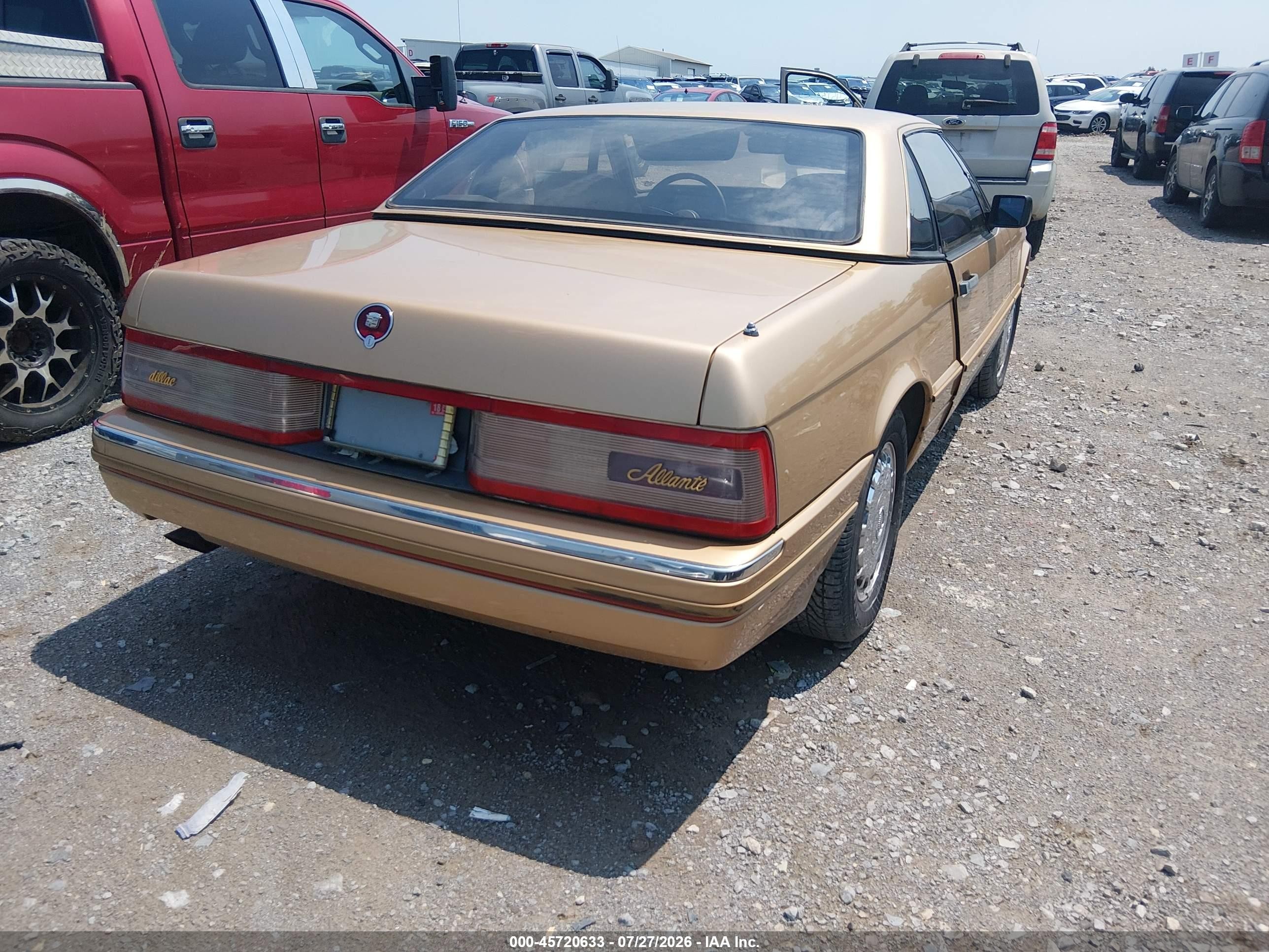 1987 Cadillac Allante   Beige vin: 1G6VR3170HU100809