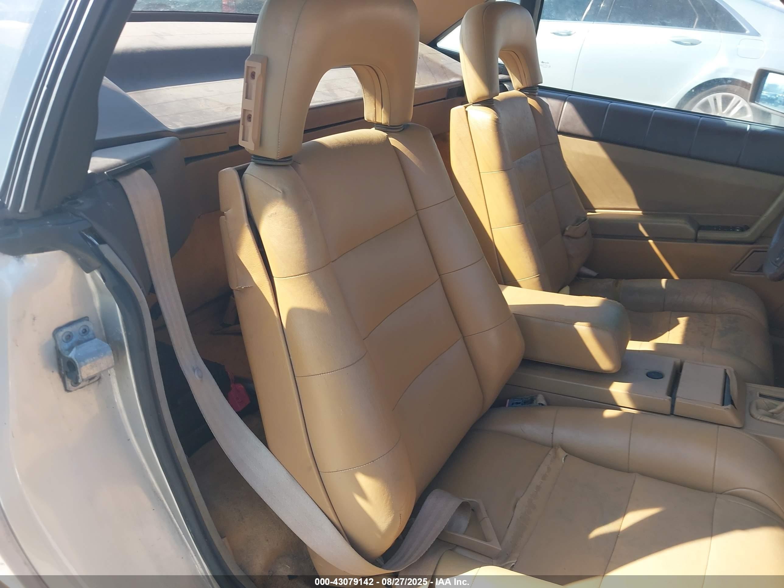 1987 Cadillac Allante   Silver vin: 1G6VR3172HU102304