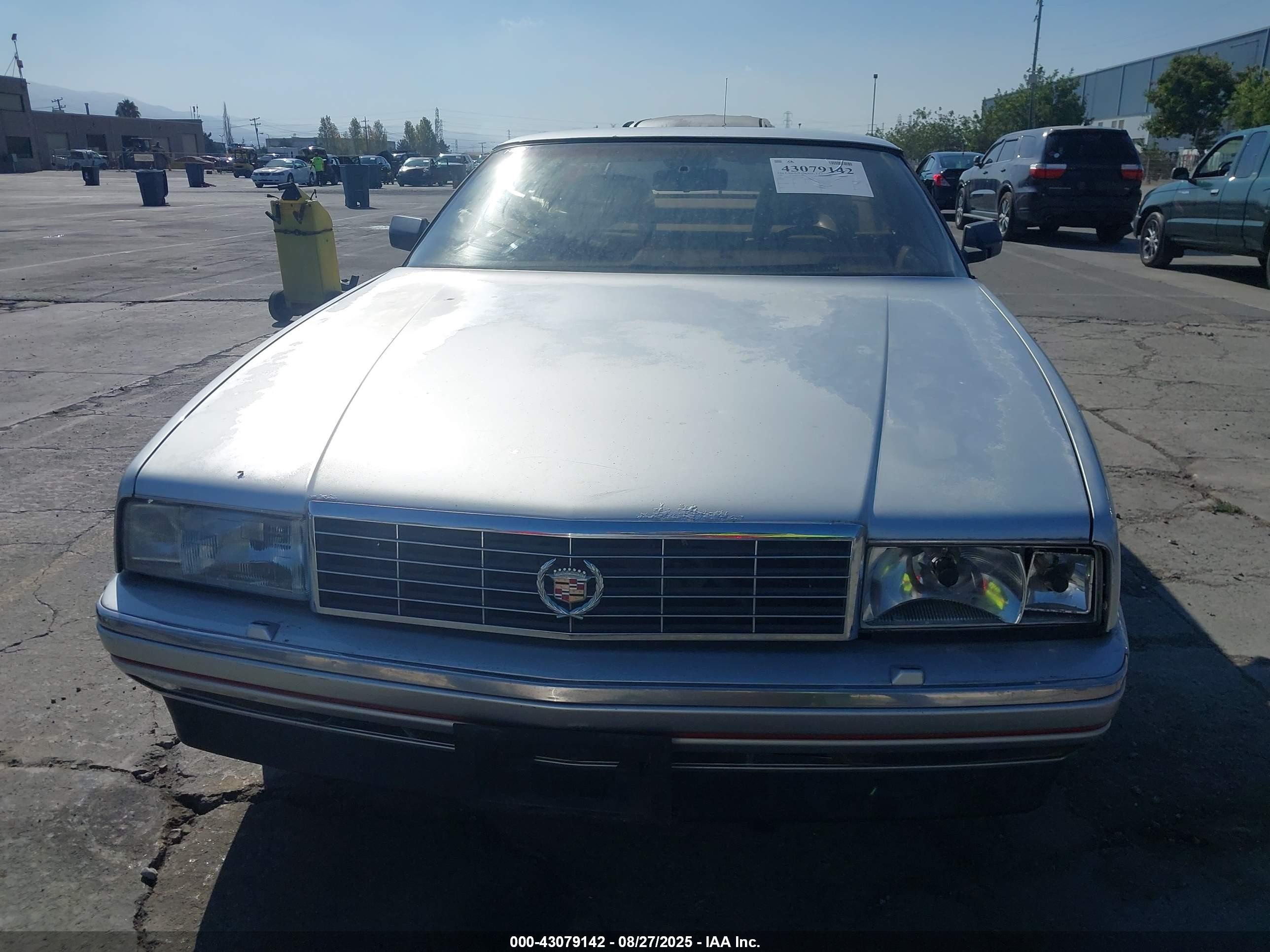 1987 Cadillac Allante   Silver vin: 1G6VR3172HU102304