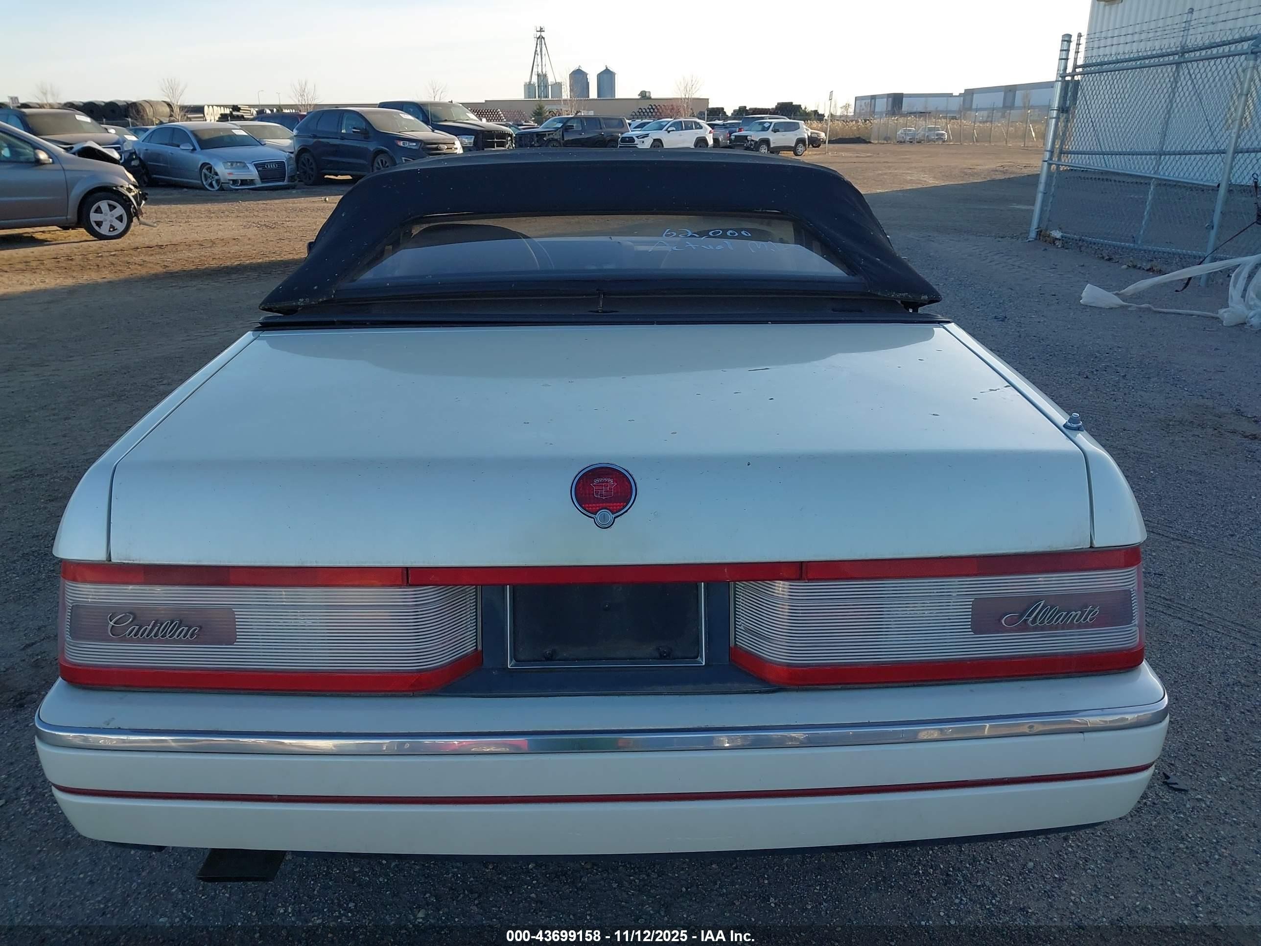 1988 Cadillac Allante   White vin: 1G6VR3173JU100664