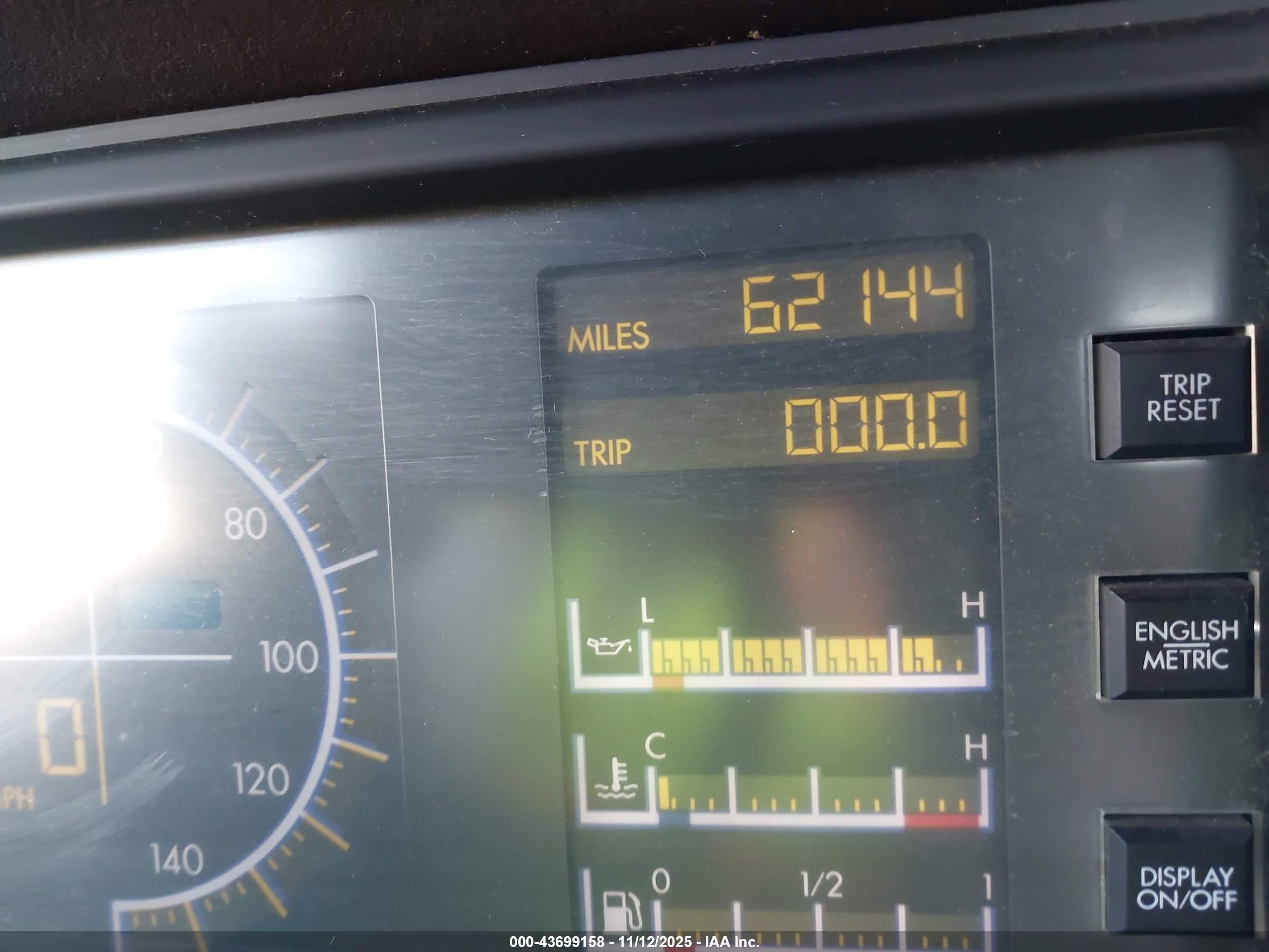 1988 Cadillac Allante   White vin: 1G6VR3173JU100664