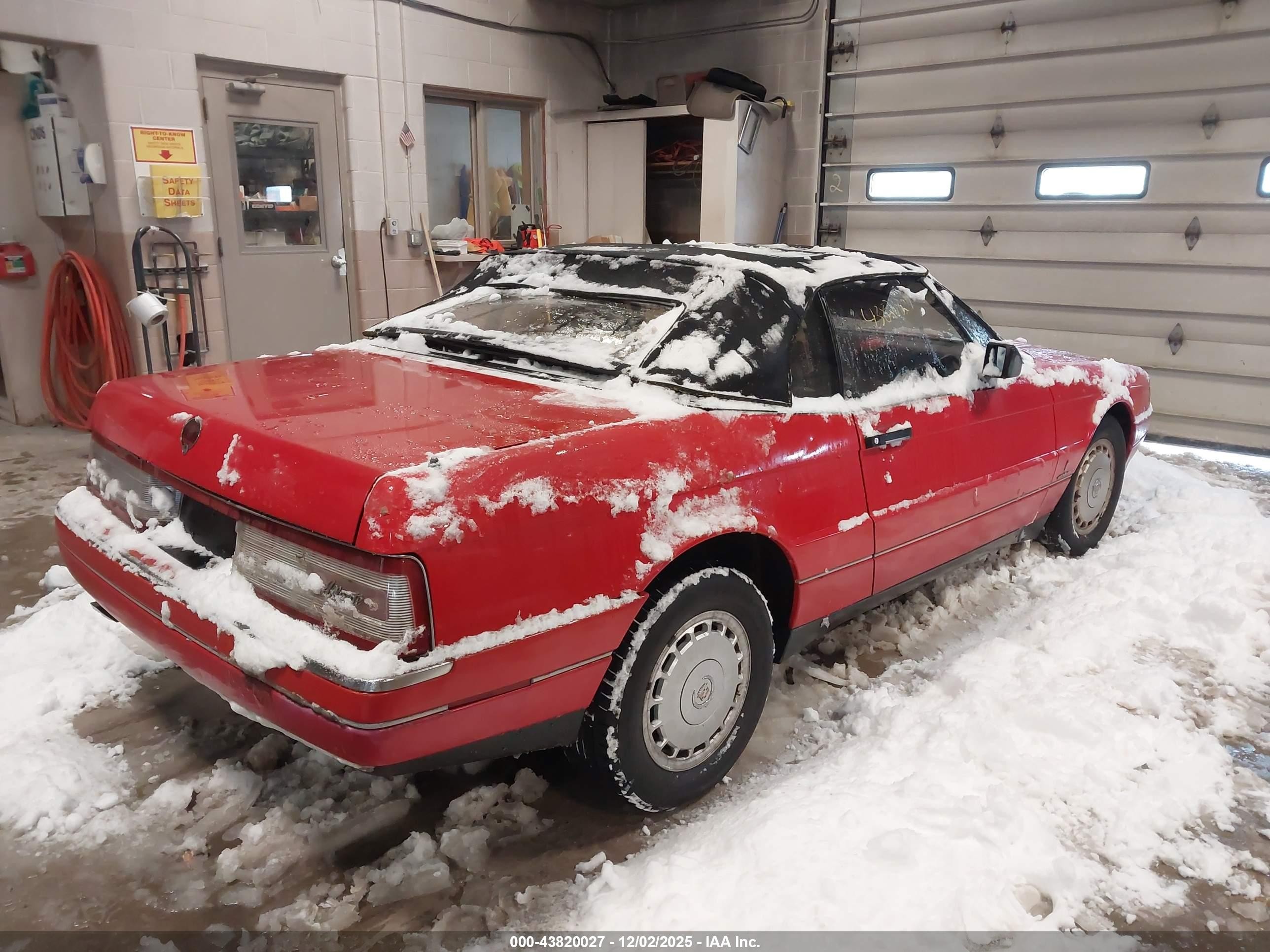 1988 Cadillac Allante   Red vin: 1G6VR3173JU102060