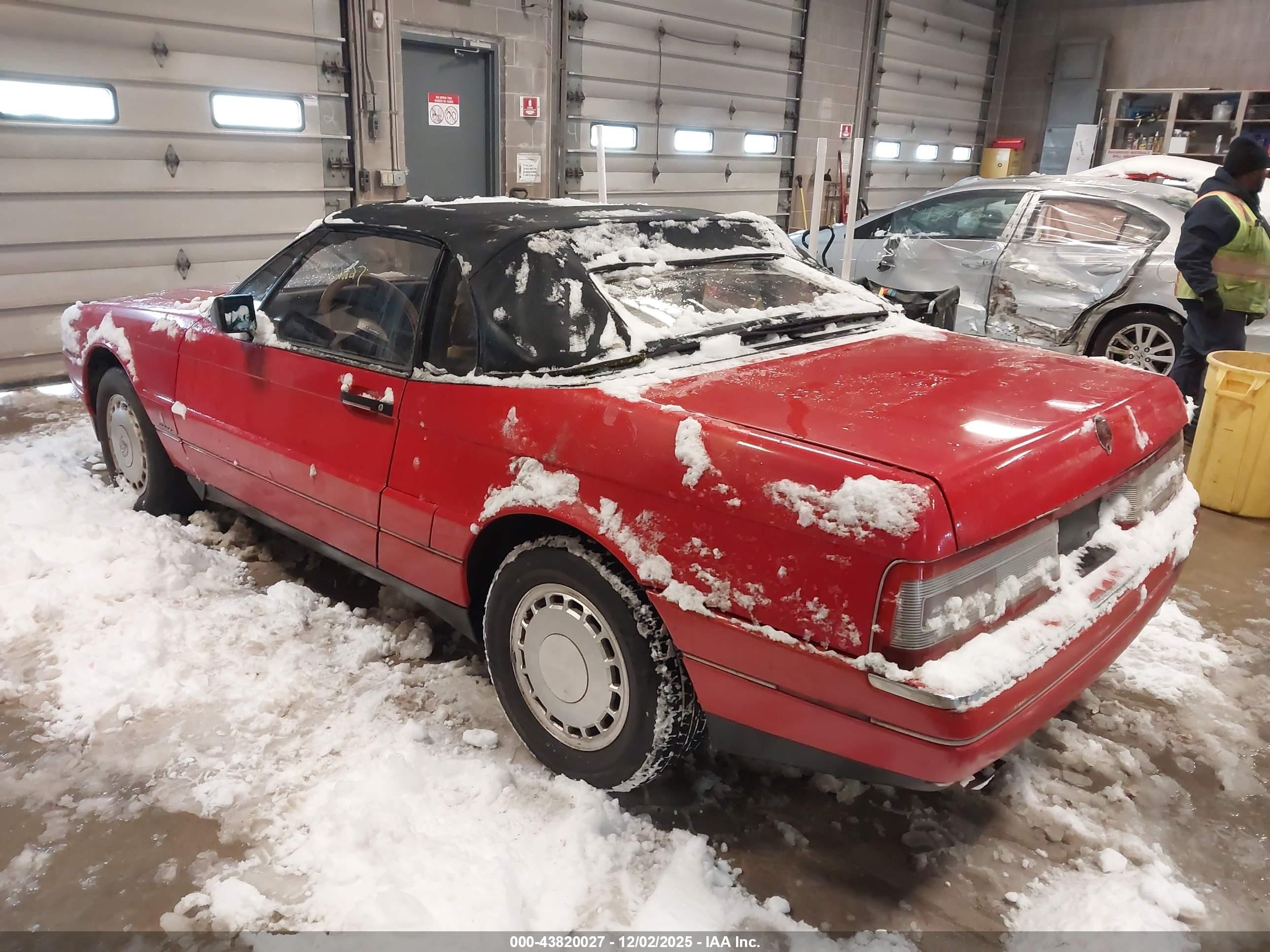 1988 Cadillac Allante   Red vin: 1G6VR3173JU102060