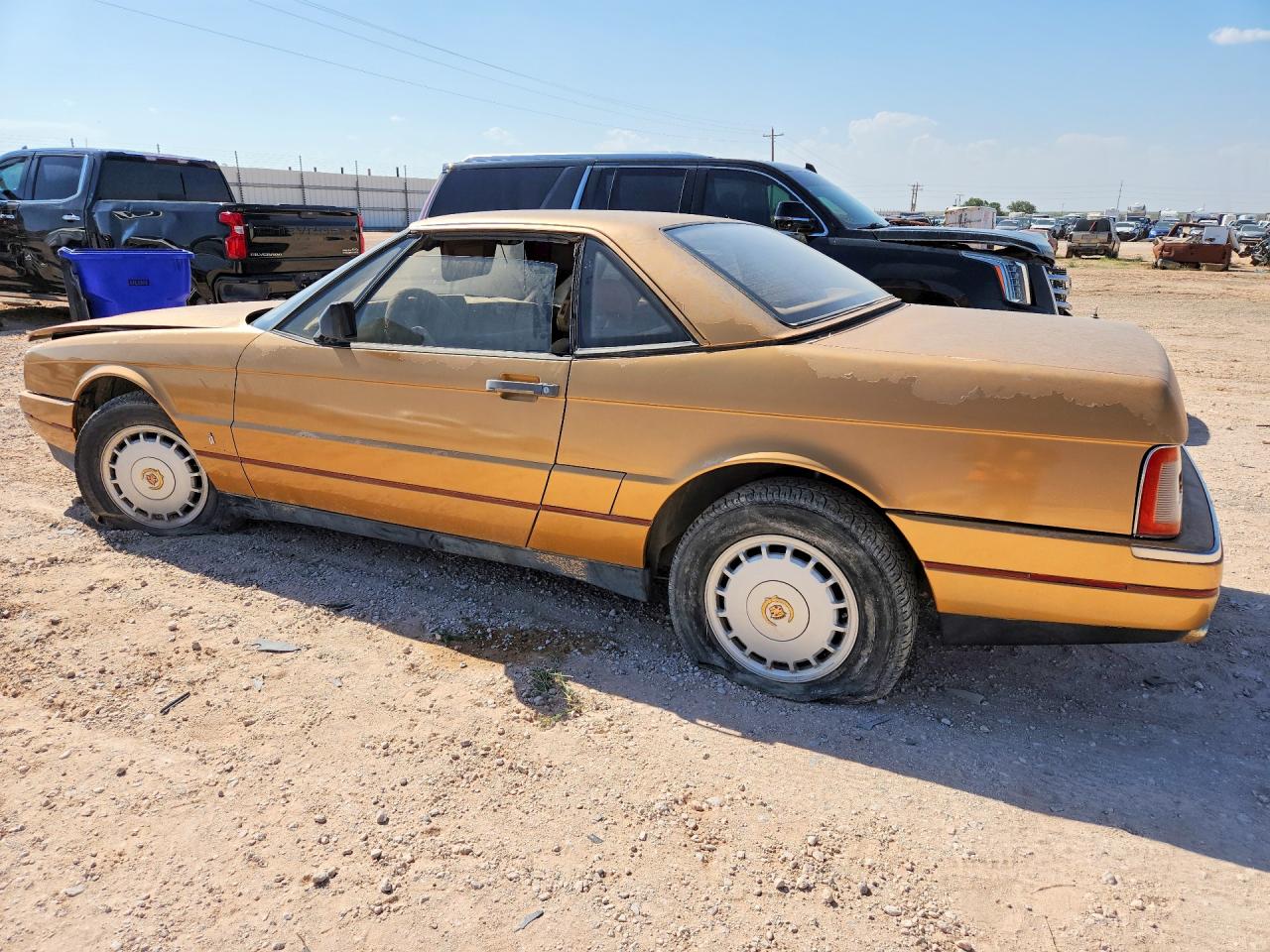 1986 Cadillac Allante Gold vin: 1G6VR3175HU102474