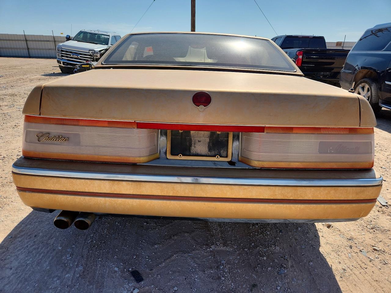 1986 Cadillac Allante Gold vin: 1G6VR3175HU102474