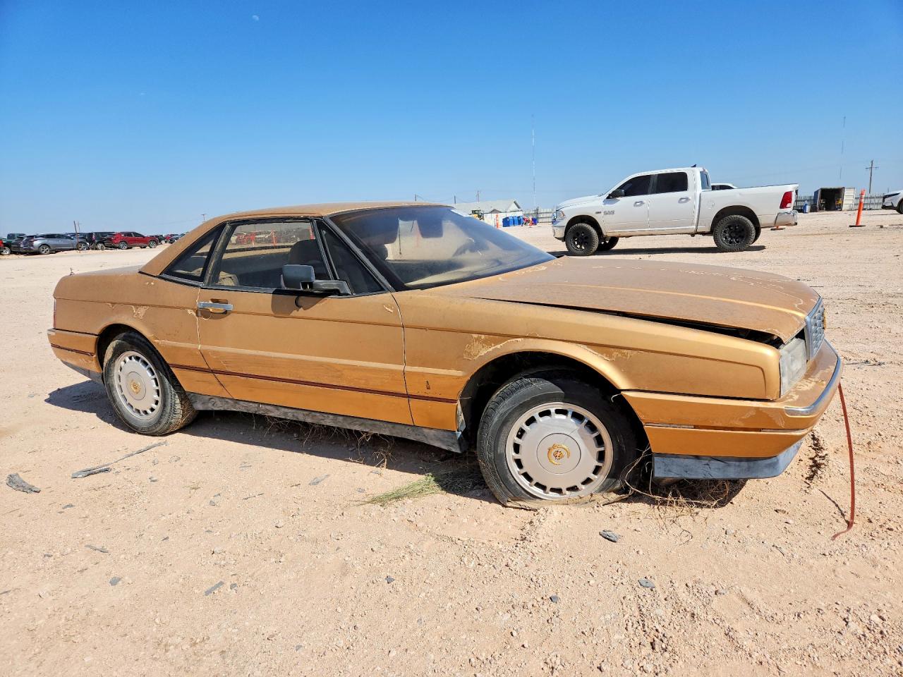 1986 Cadillac Allante Gold vin: 1G6VR3175HU102474