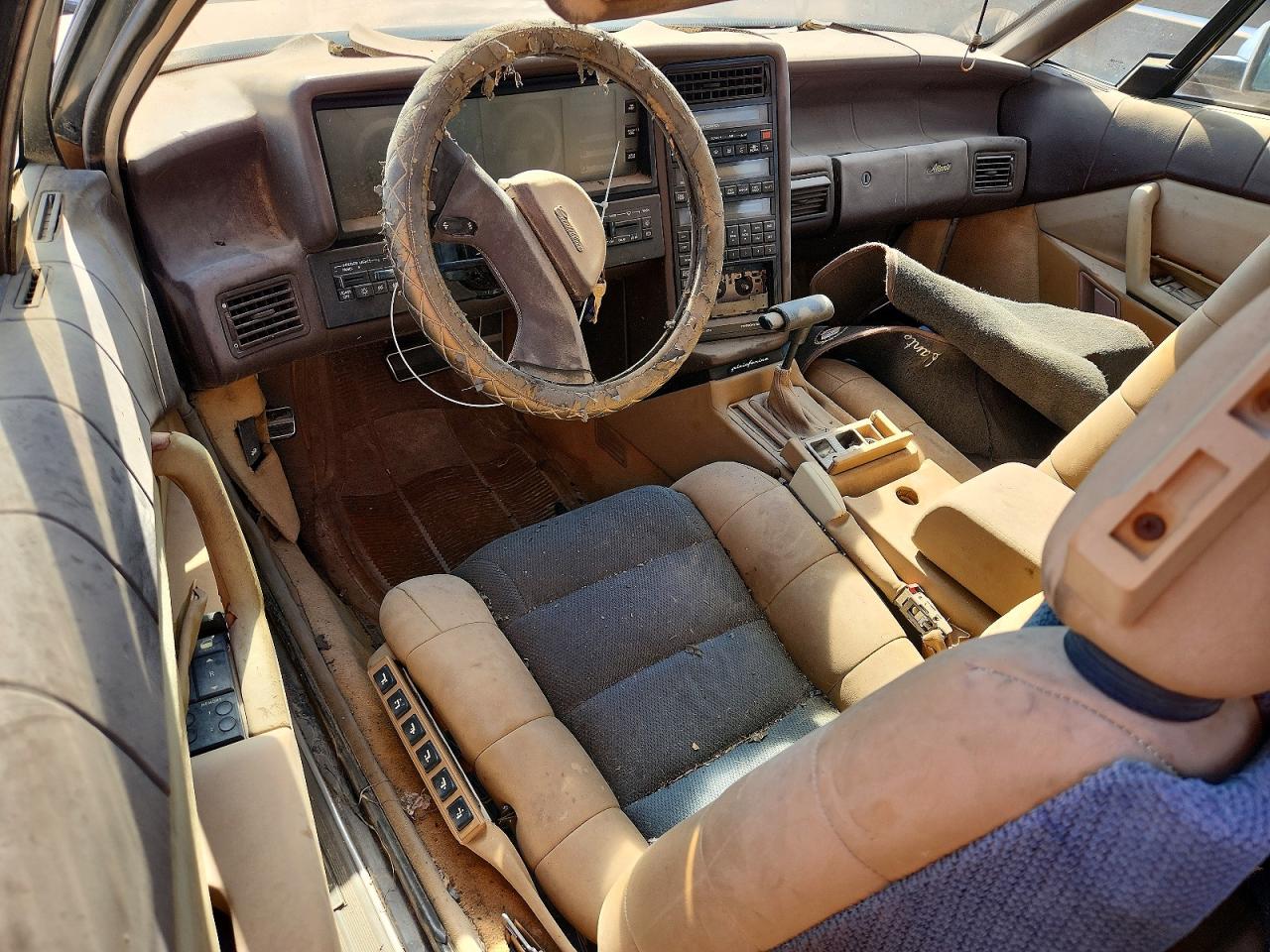 1986 Cadillac Allante Gold vin: 1G6VR3175HU102474