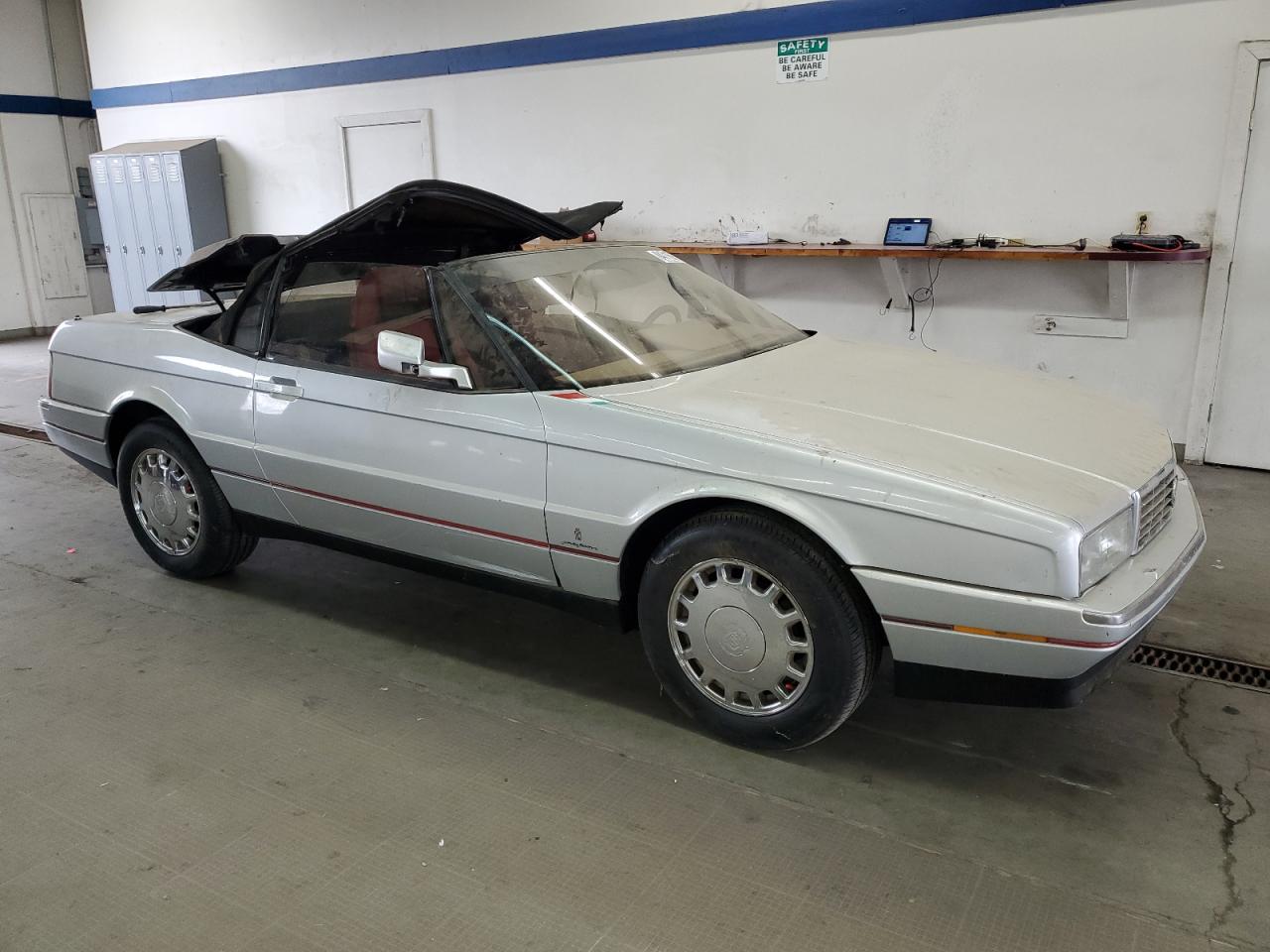 1987 Cadillac Allante Серебряный vin: 1G6VR3175HU103303