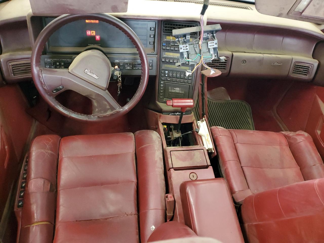 1987 Cadillac Allante Серебряный vin: 1G6VR3175HU103303