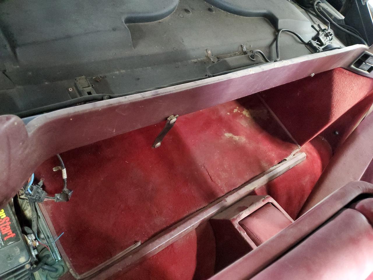 1987 Cadillac Allante Серебряный vin: 1G6VR3175HU103303