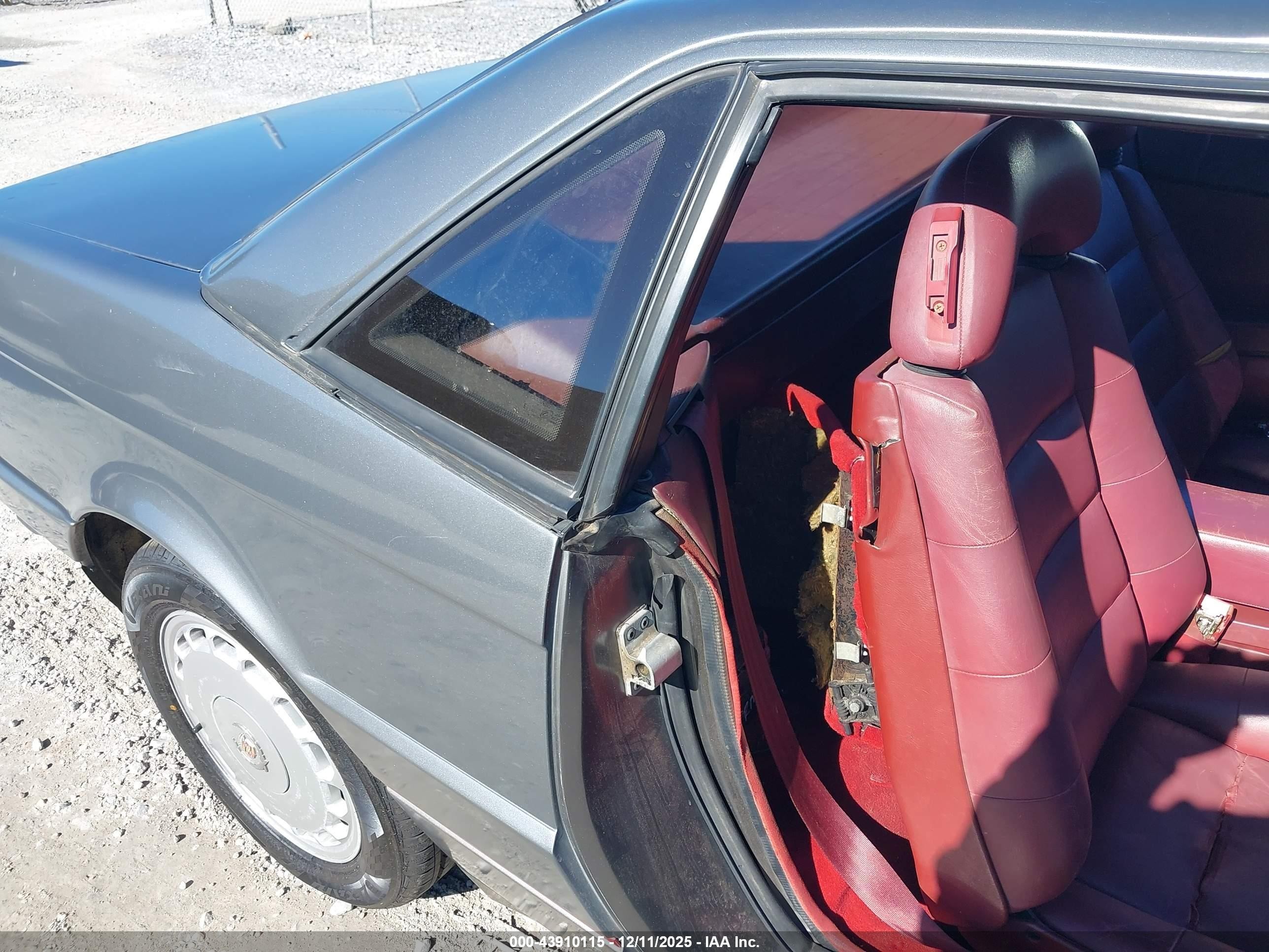 1988 Cadillac Allante   Gray vin: 1G6VR3177JU100683