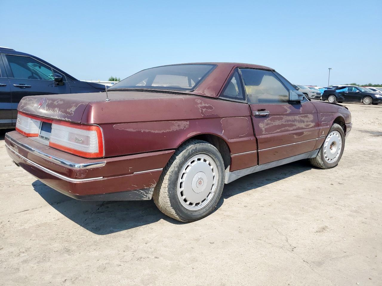 1990 Cadillac Allante Cv Red vin: 1G6VR3385LU100142
