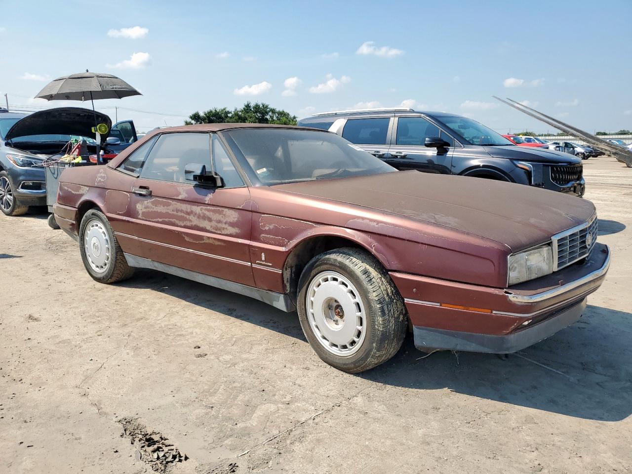 1990 Cadillac Allante Cv Red vin: 1G6VR3385LU100142