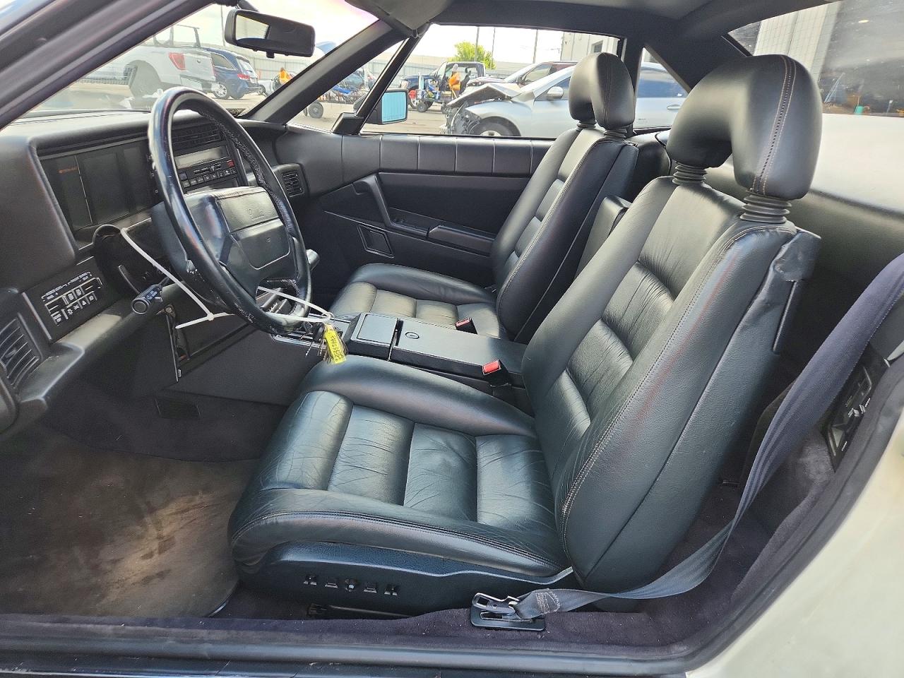 1992 Cadillac Allante White vin: 1G6VR3386NU100153