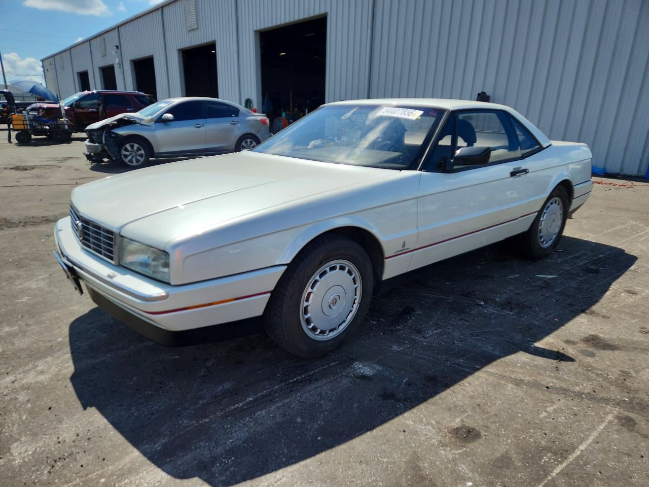 1992 Cadillac Allante White vin: 1G6VR3386NU100153