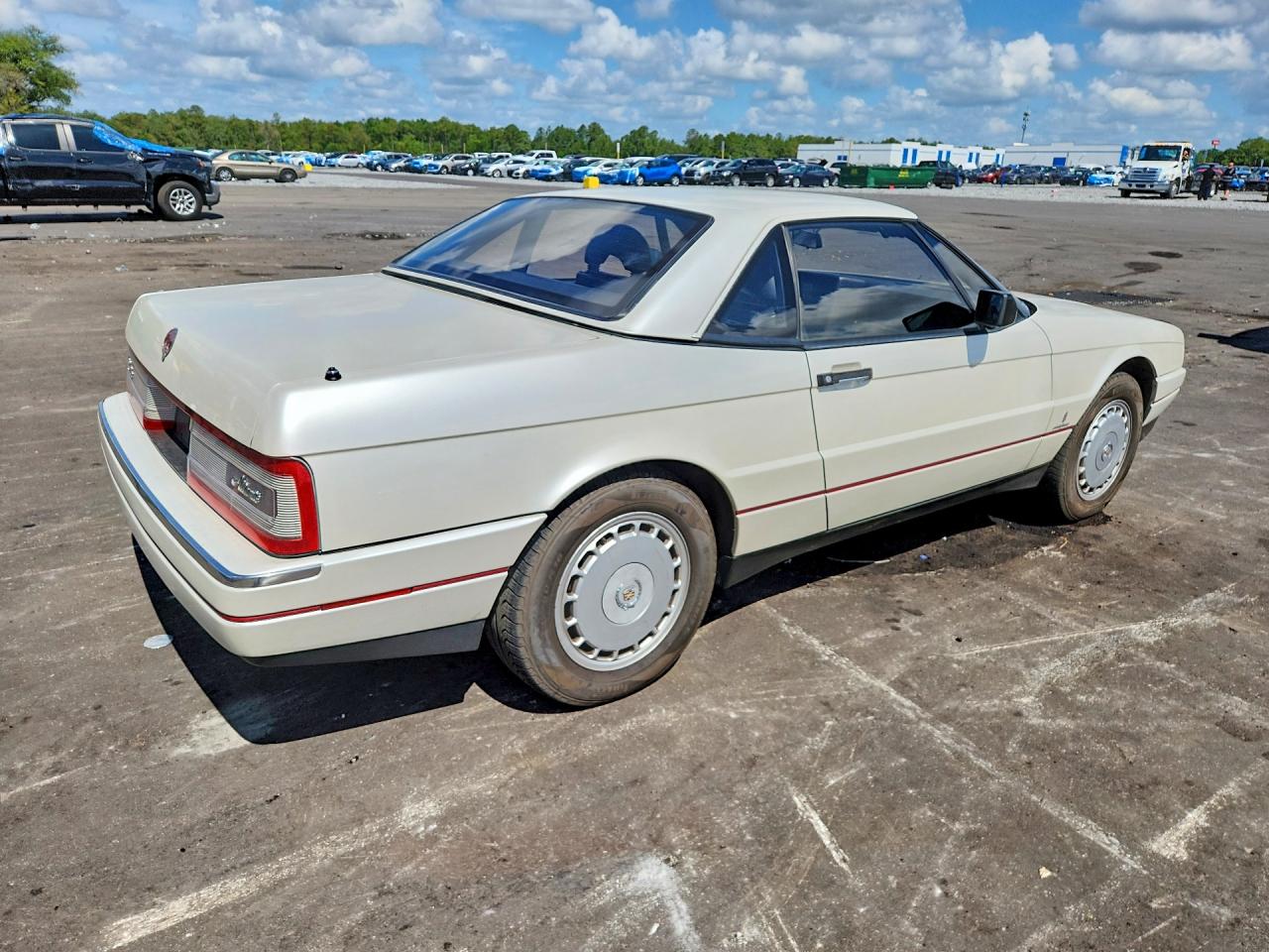 1992 Cadillac Allante White vin: 1G6VR3386NU100153